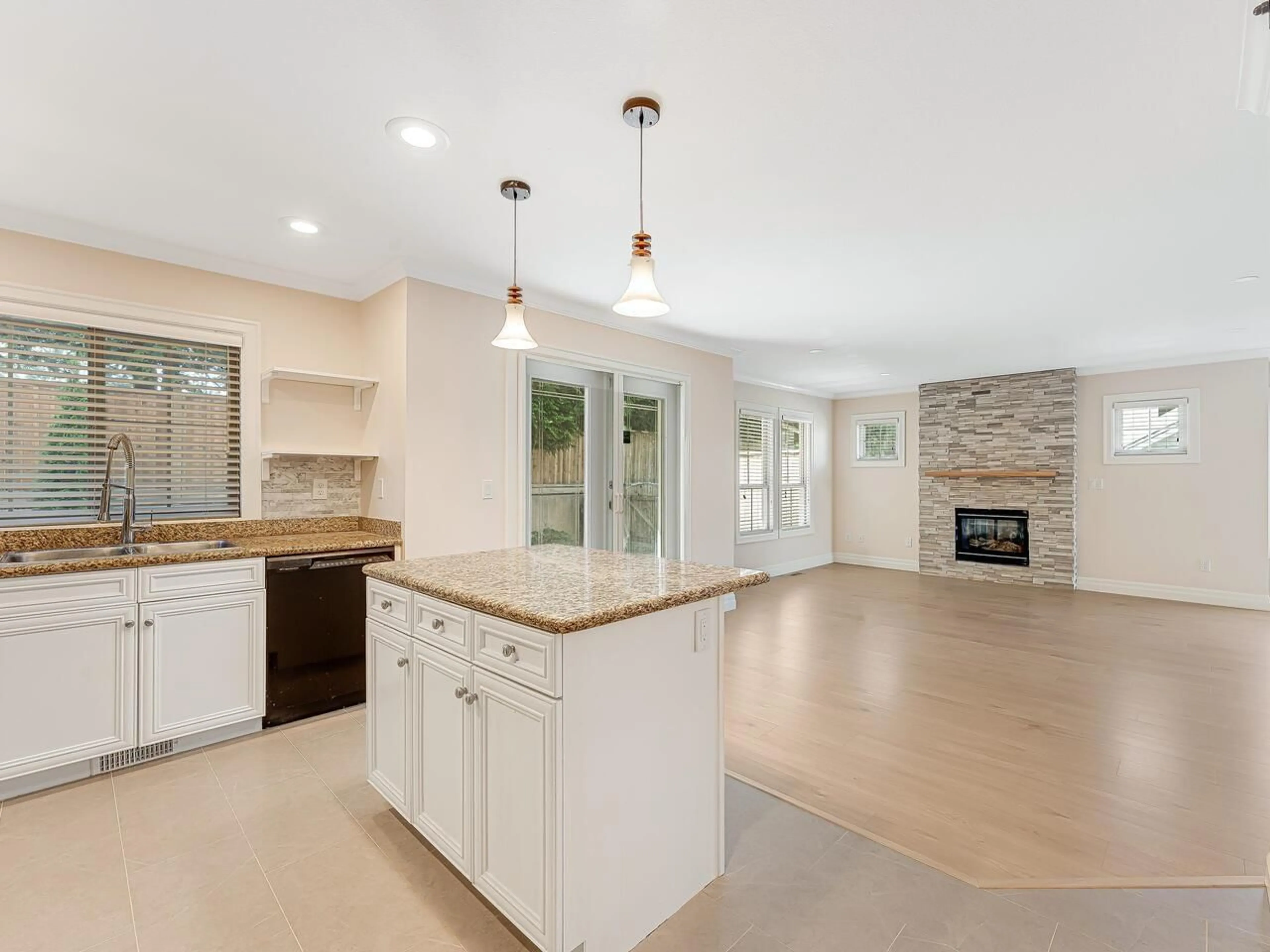 Open concept kitchen, ceramic/tile floor for 8 - 6449 BLACKWOOD LANE, Chilliwack British Columbia V2R5X5