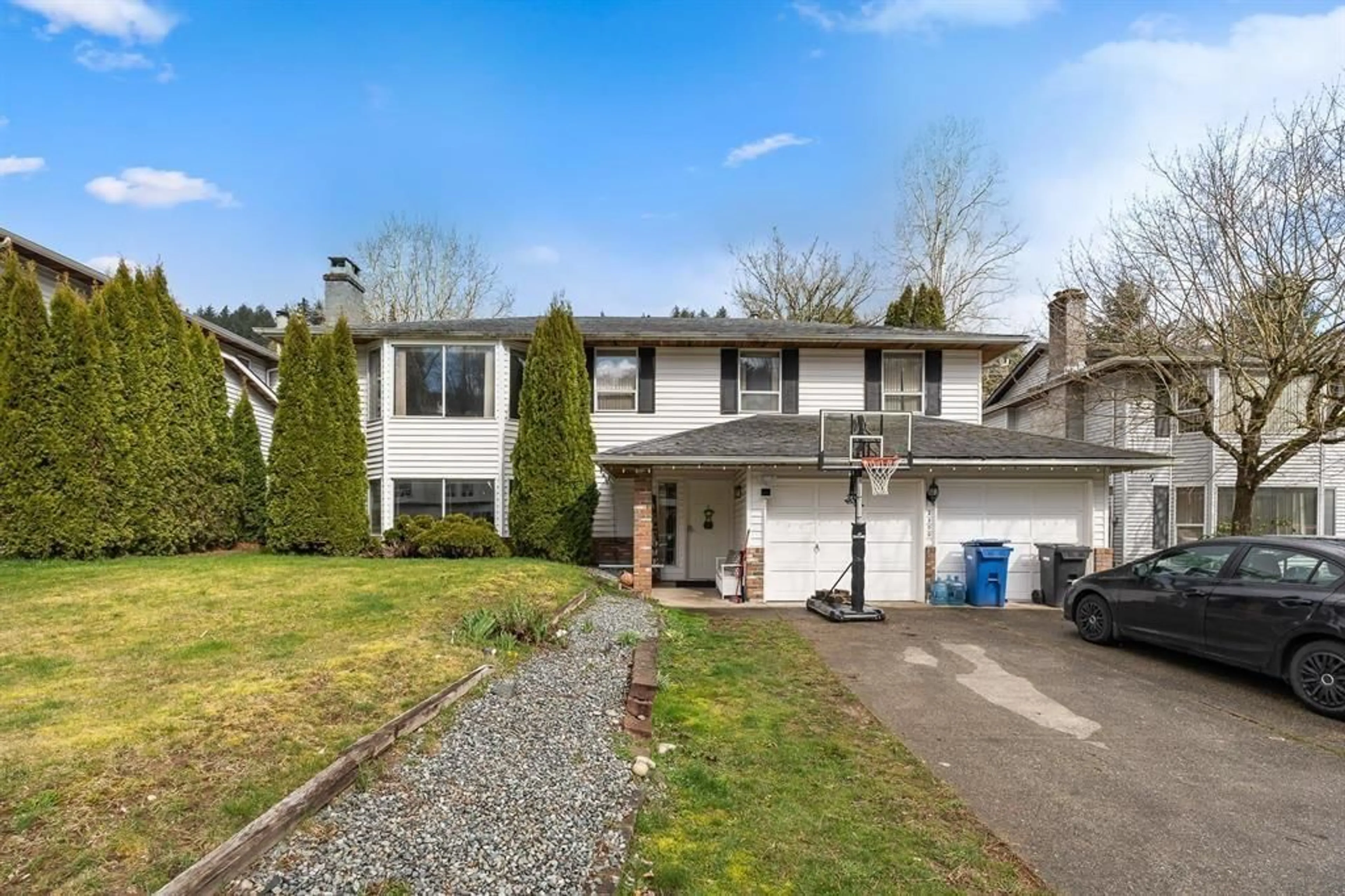 Home with vinyl exterior material, street for 2300 HARPER, Abbotsford British Columbia V3G2B2