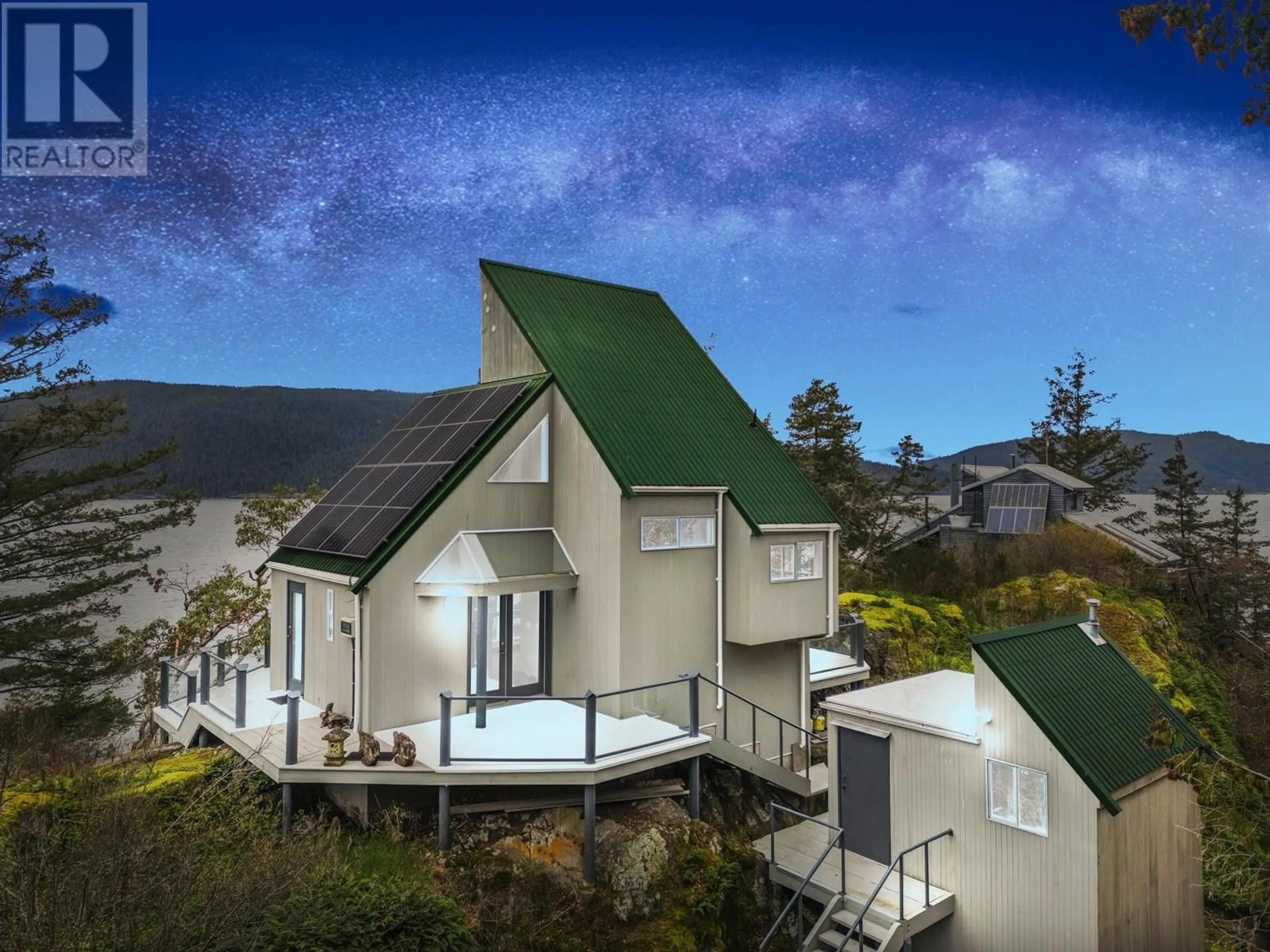 A pic from outside/outdoor area/front of a property/back of a property/a pic from drone, mountain view for 28 PASSAGE ISLAND, Vancouver British Columbia V7W1V7