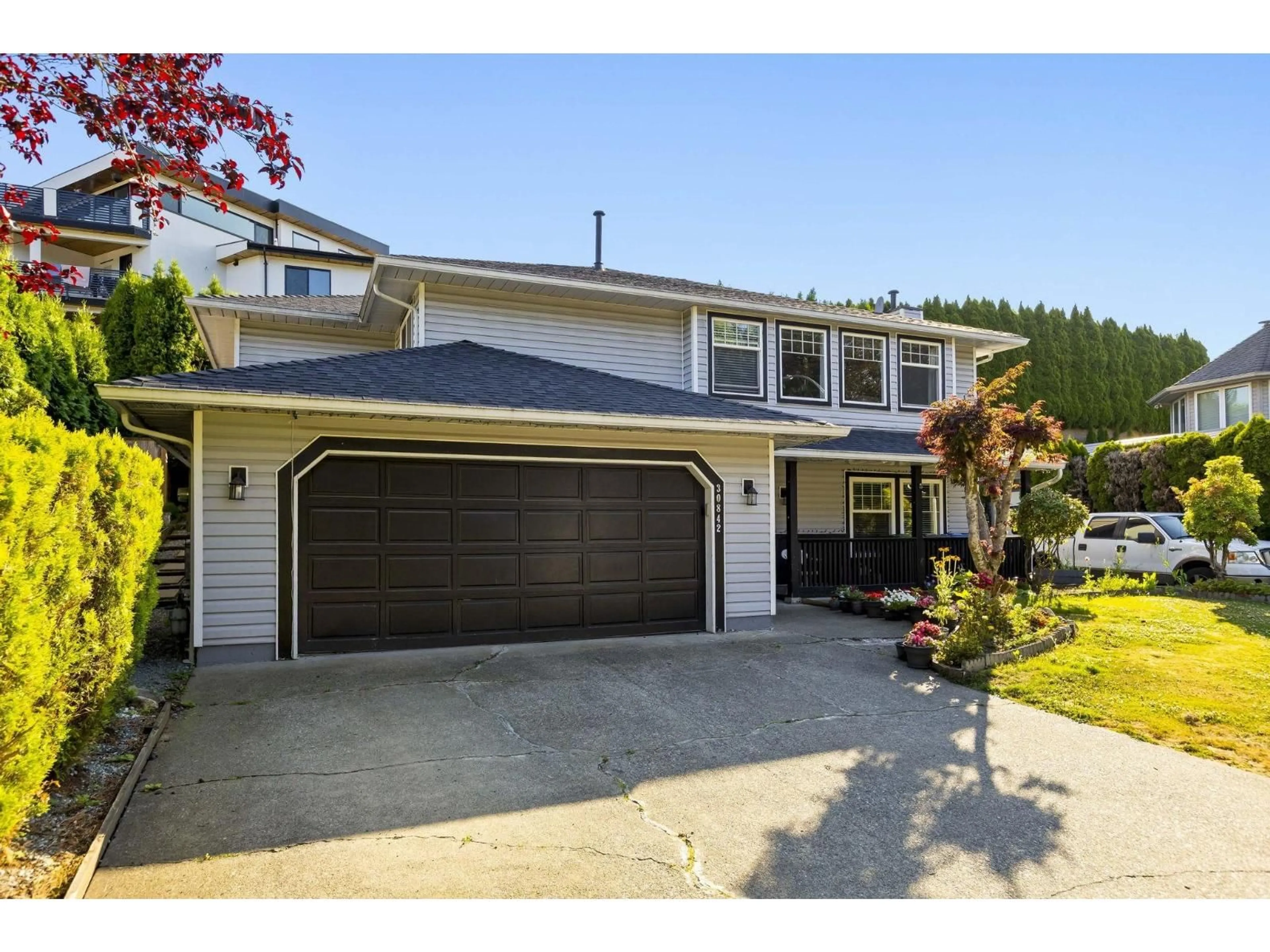 Home with vinyl exterior material, street for 30842 OSPREY, Abbotsford British Columbia V2T5P8