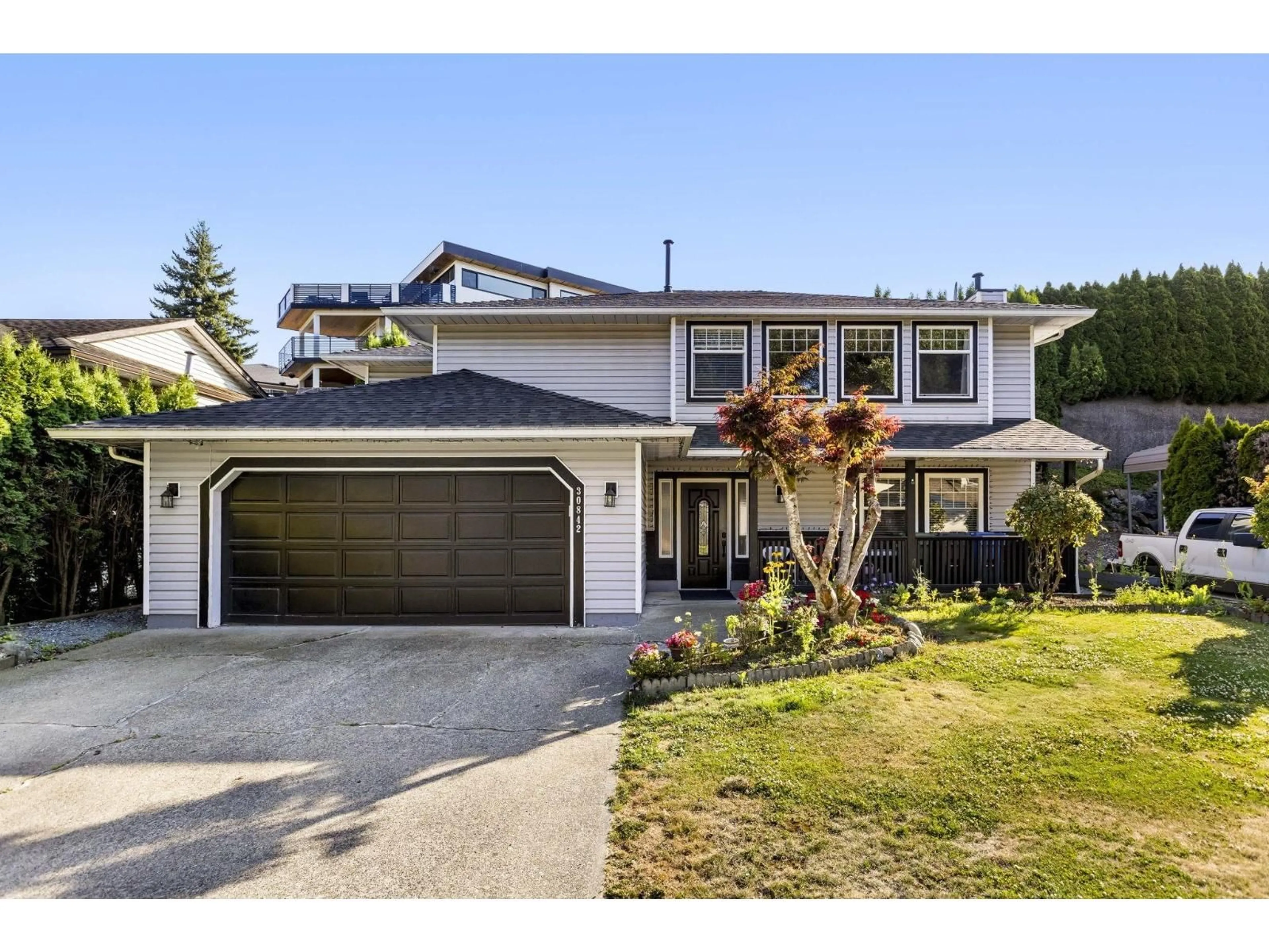 Home with vinyl exterior material, street for 30842 OSPREY, Abbotsford British Columbia V2T5P8