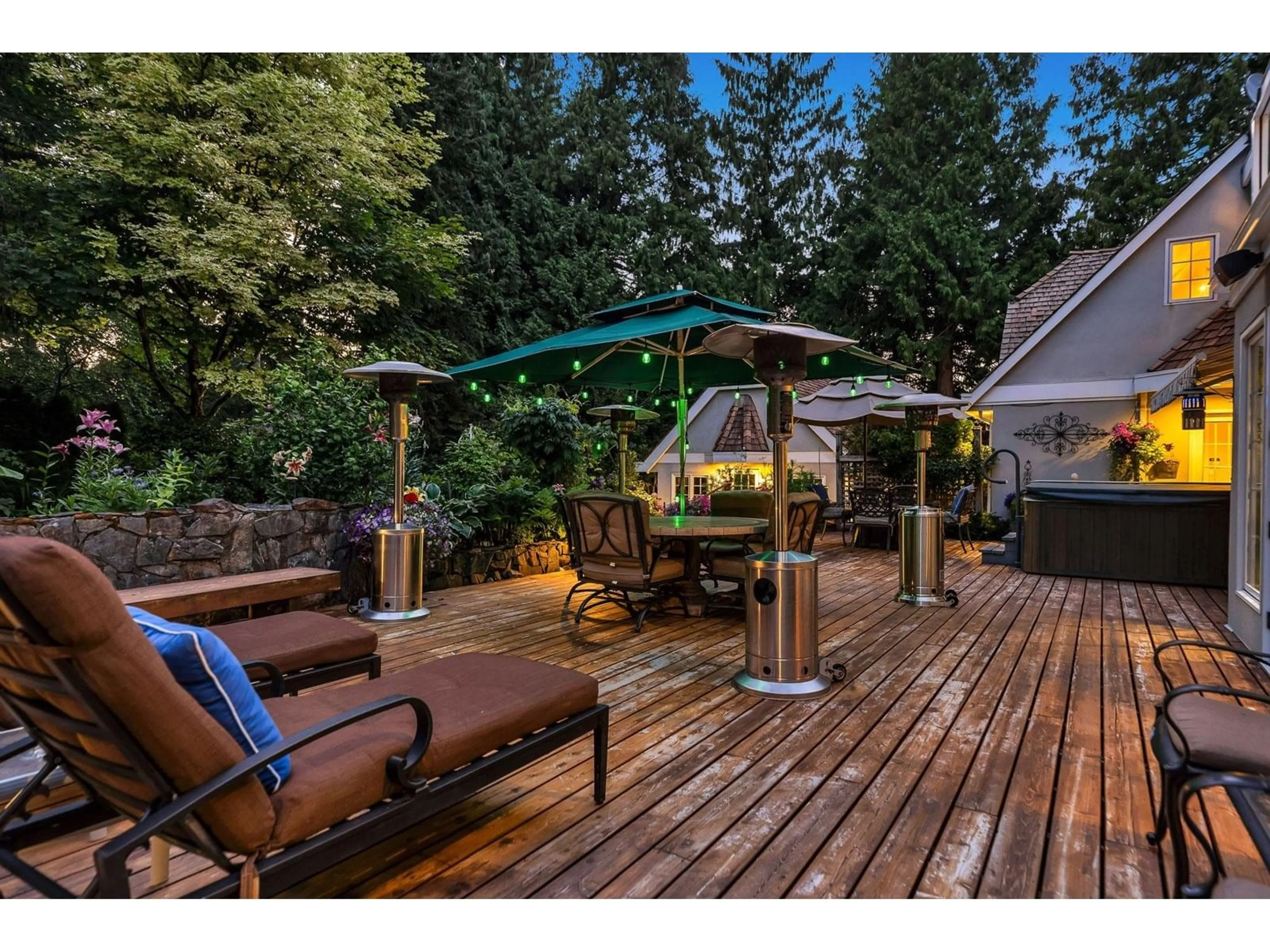 Patio, unknown for 14042 28, Surrey British Columbia V4P2C8
