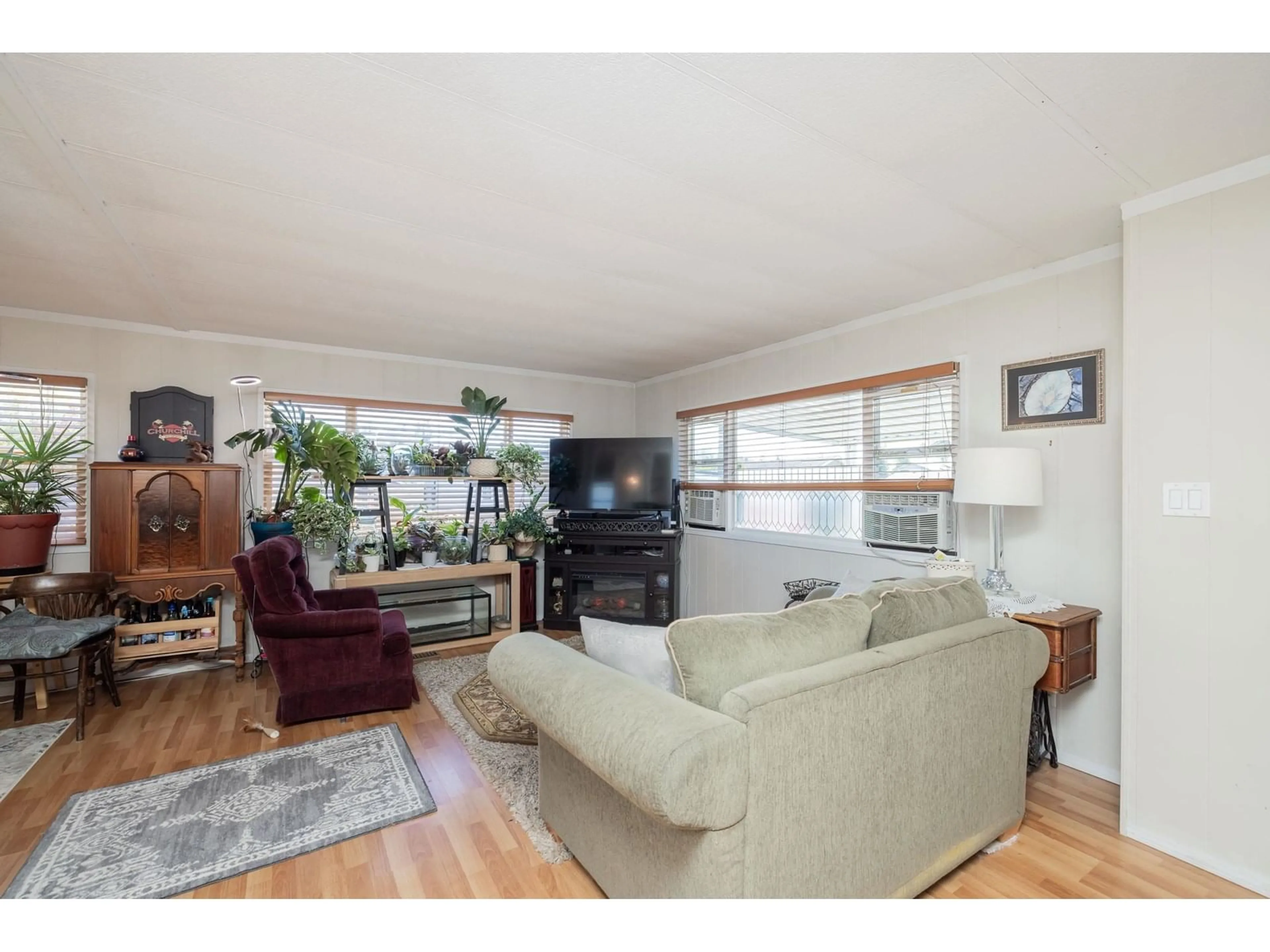 Living room with furniture, wood/laminate floor for 38 - 9960 WILSON, Mission British Columbia V4S1B3