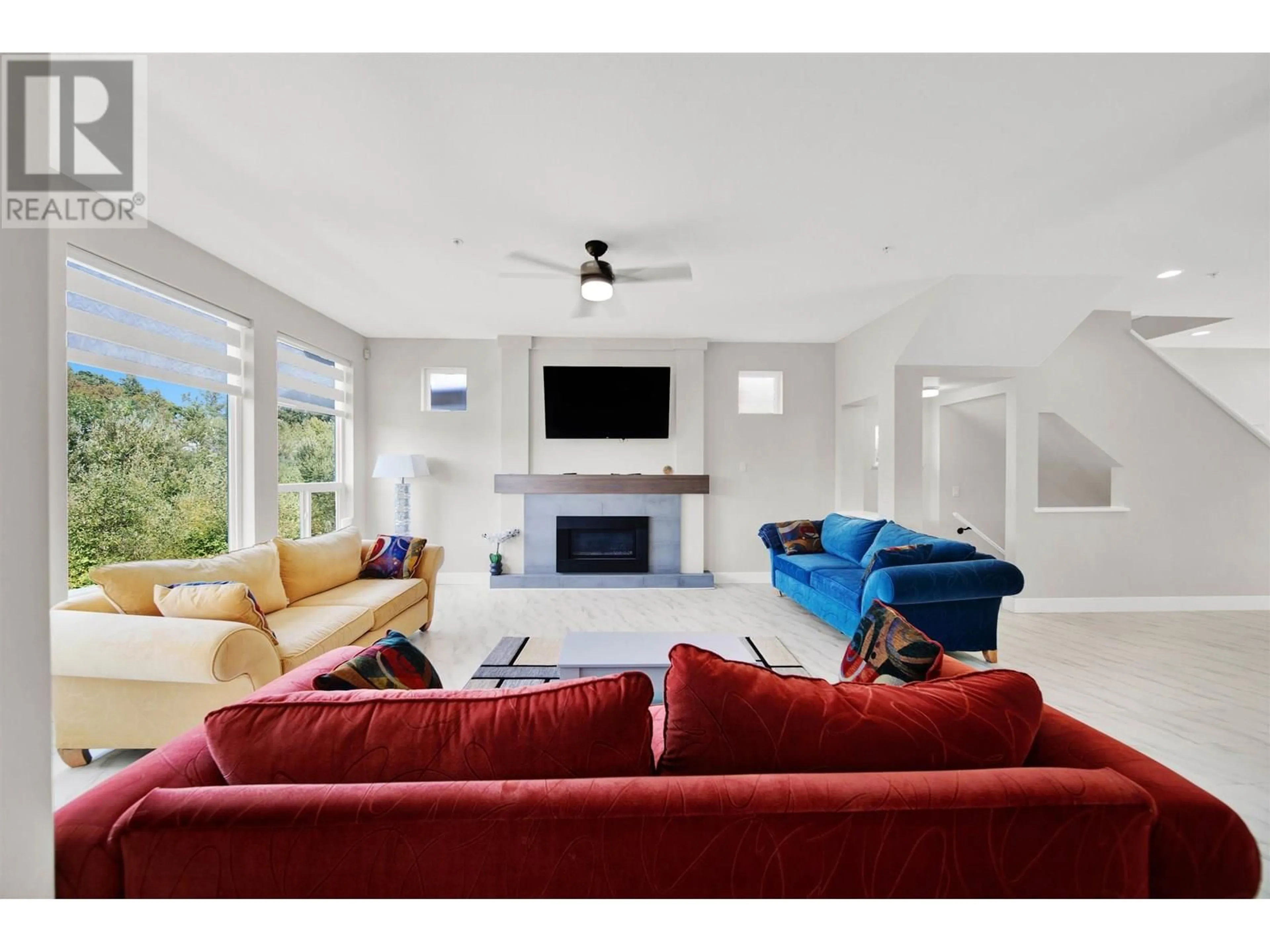 Living room with furniture, unknown for 23849 103A AVENUE, Maple Ridge British Columbia V2W1G3