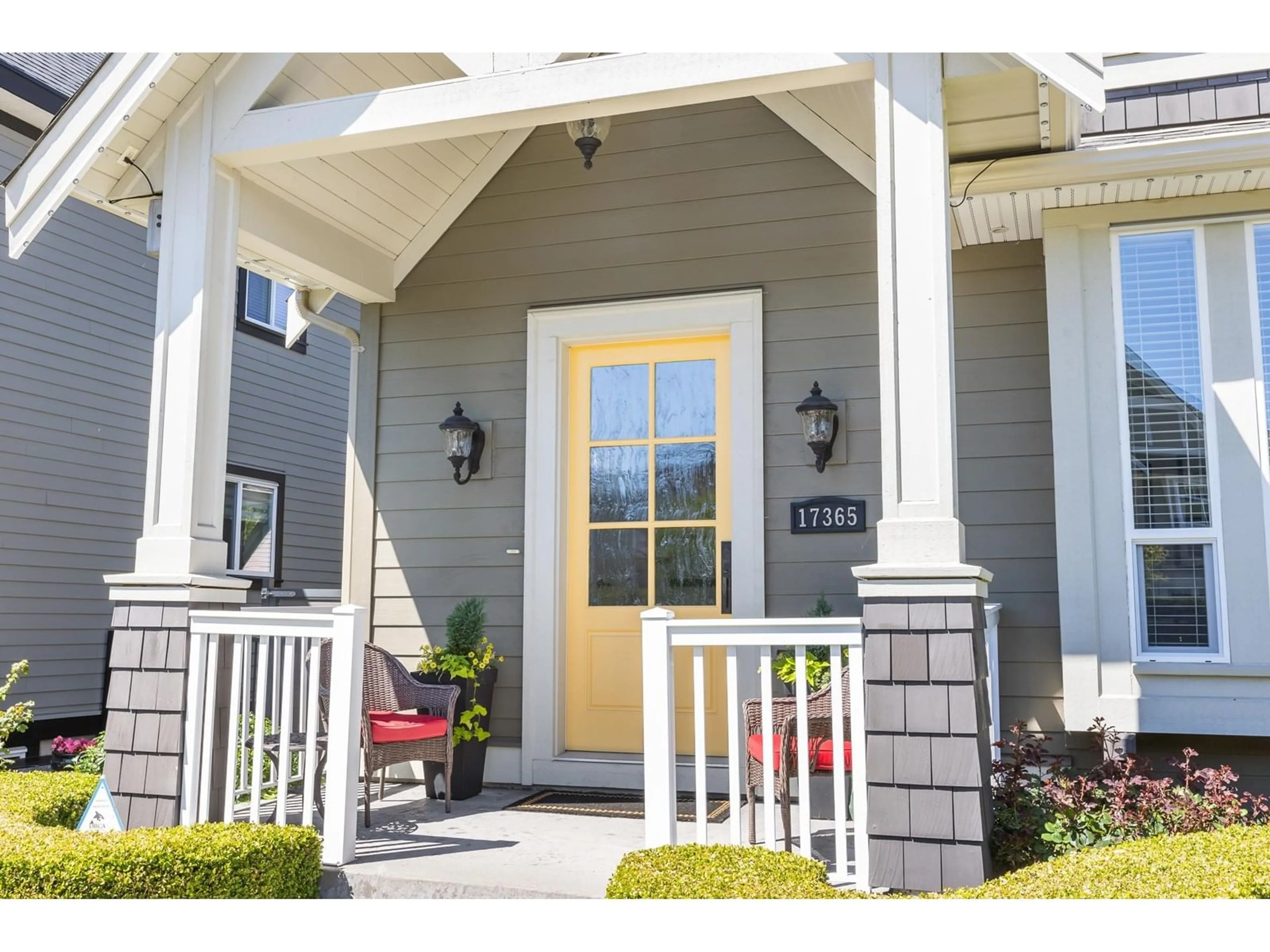 Home with vinyl exterior material, street for 17365 3A, Surrey British Columbia V3Z2N7
