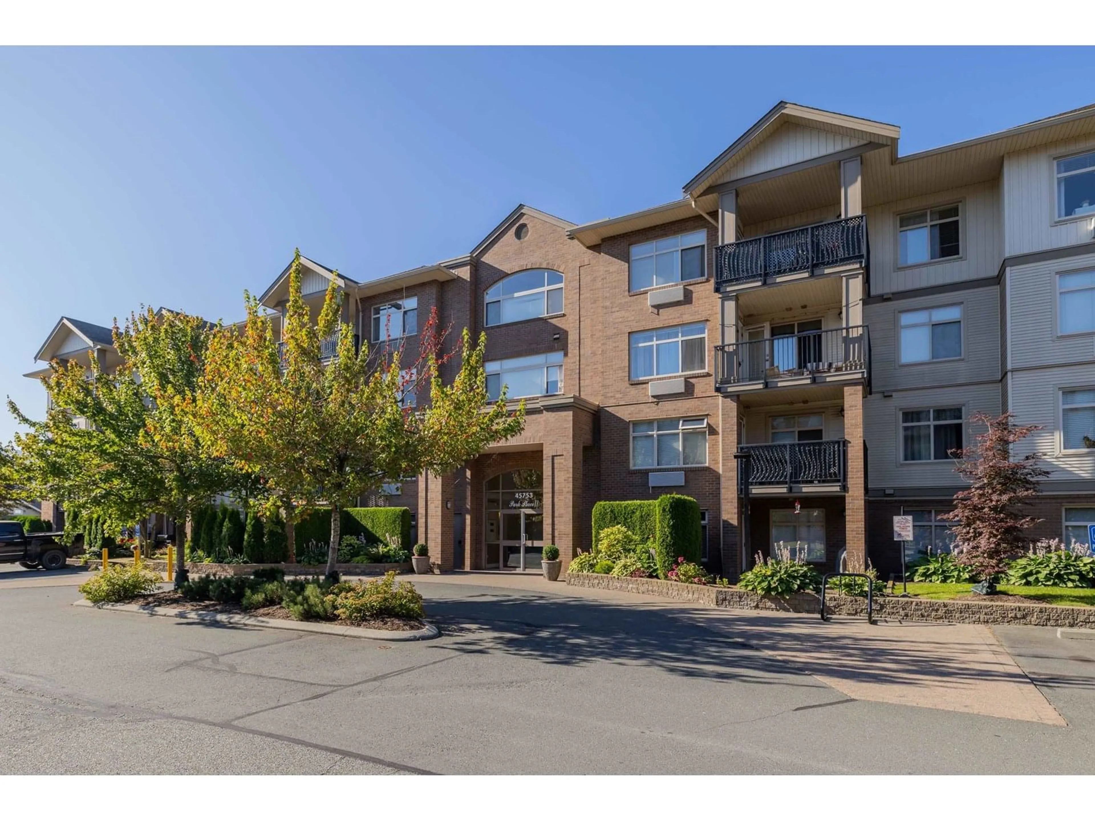 A pic from outside/outdoor area/front of a property/back of a property/a pic from drone, unknown for 402 - 45753 STEVENSON ROAD, Chilliwack British Columbia V2R0K8
