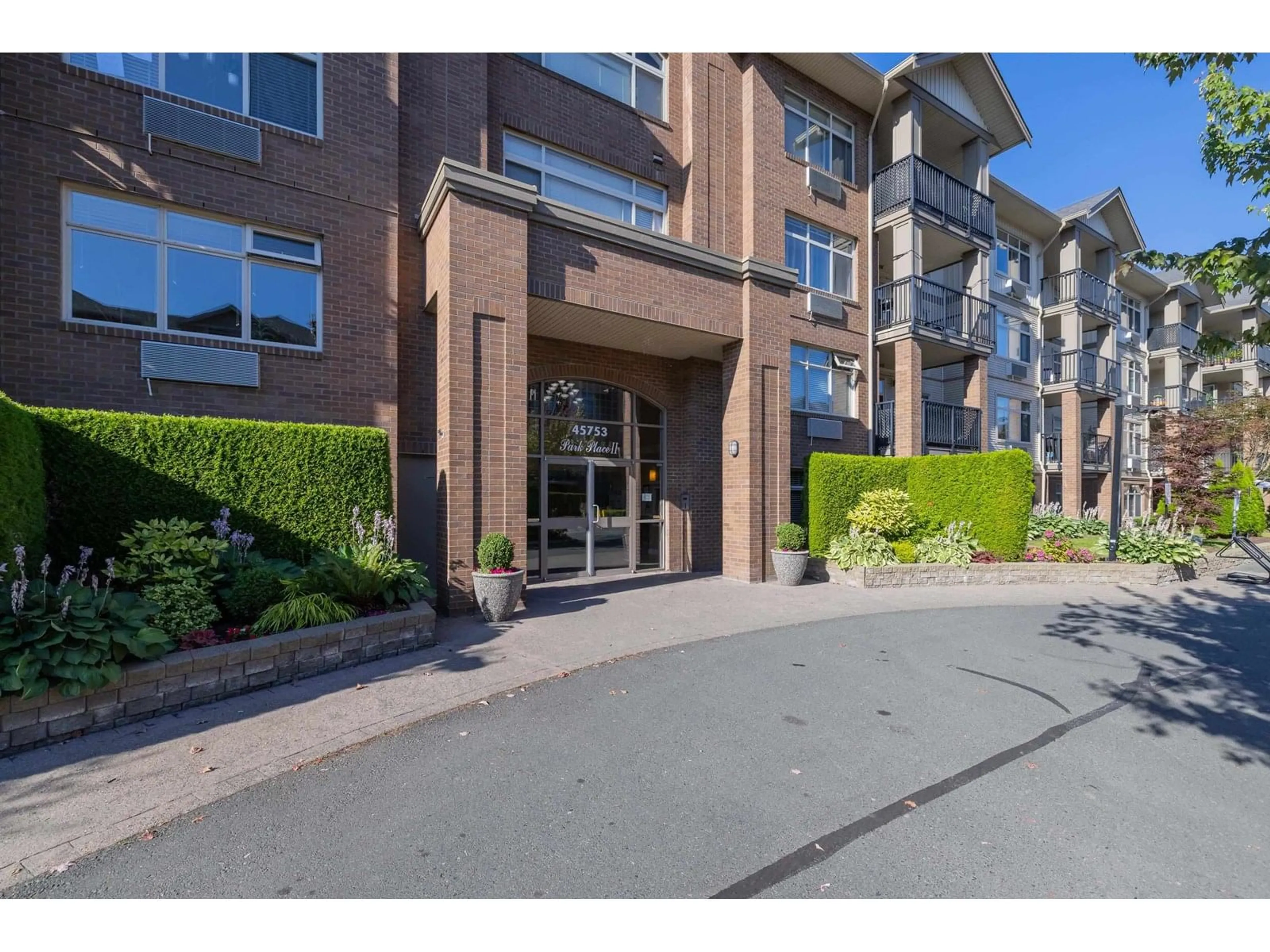 Indoor foyer for 402 - 45753 STEVENSON ROAD, Chilliwack British Columbia V2R0K8