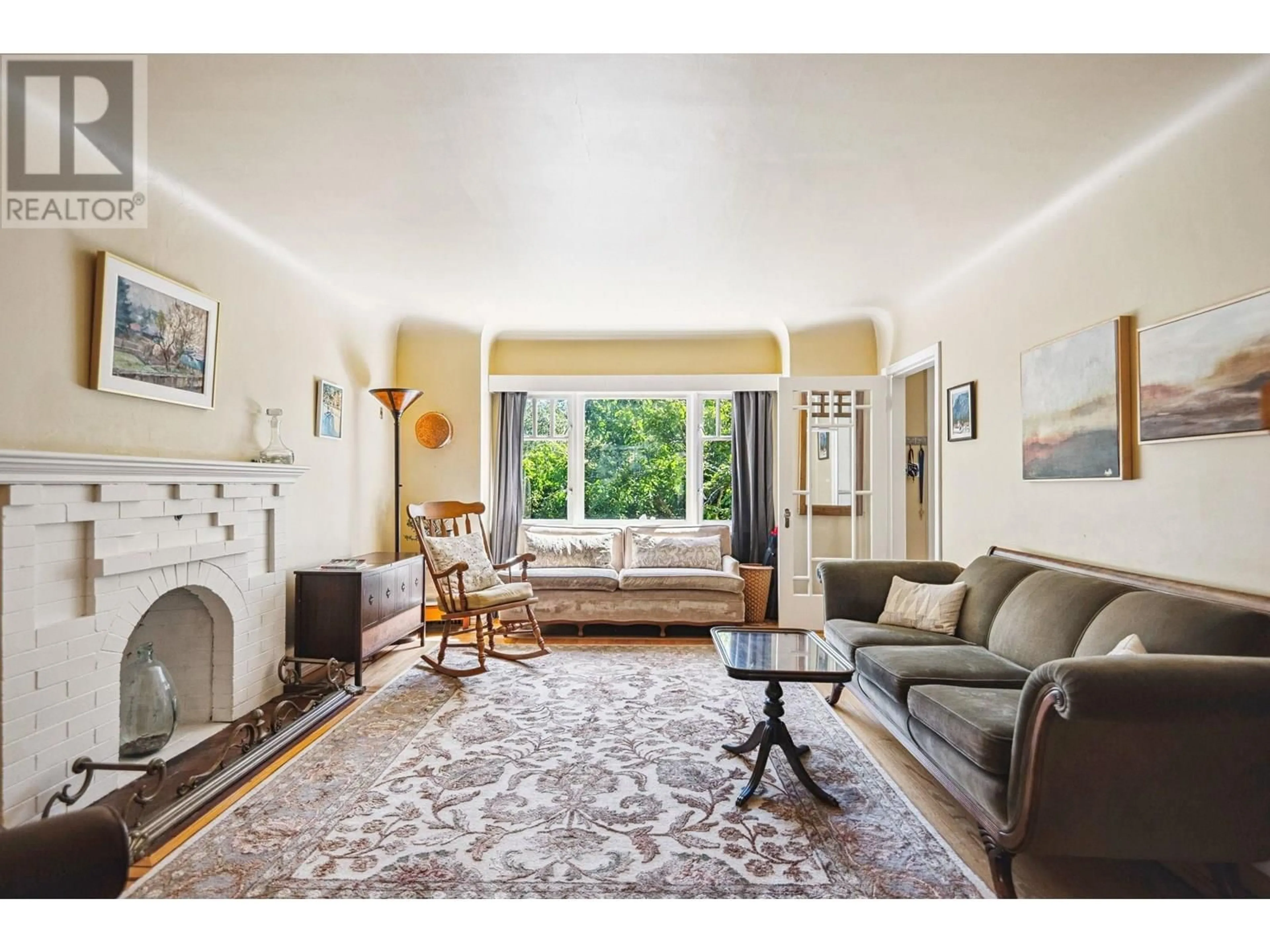 Living room with furniture, unknown for 4533 8TH AVENUE, Vancouver British Columbia V6R2A4
