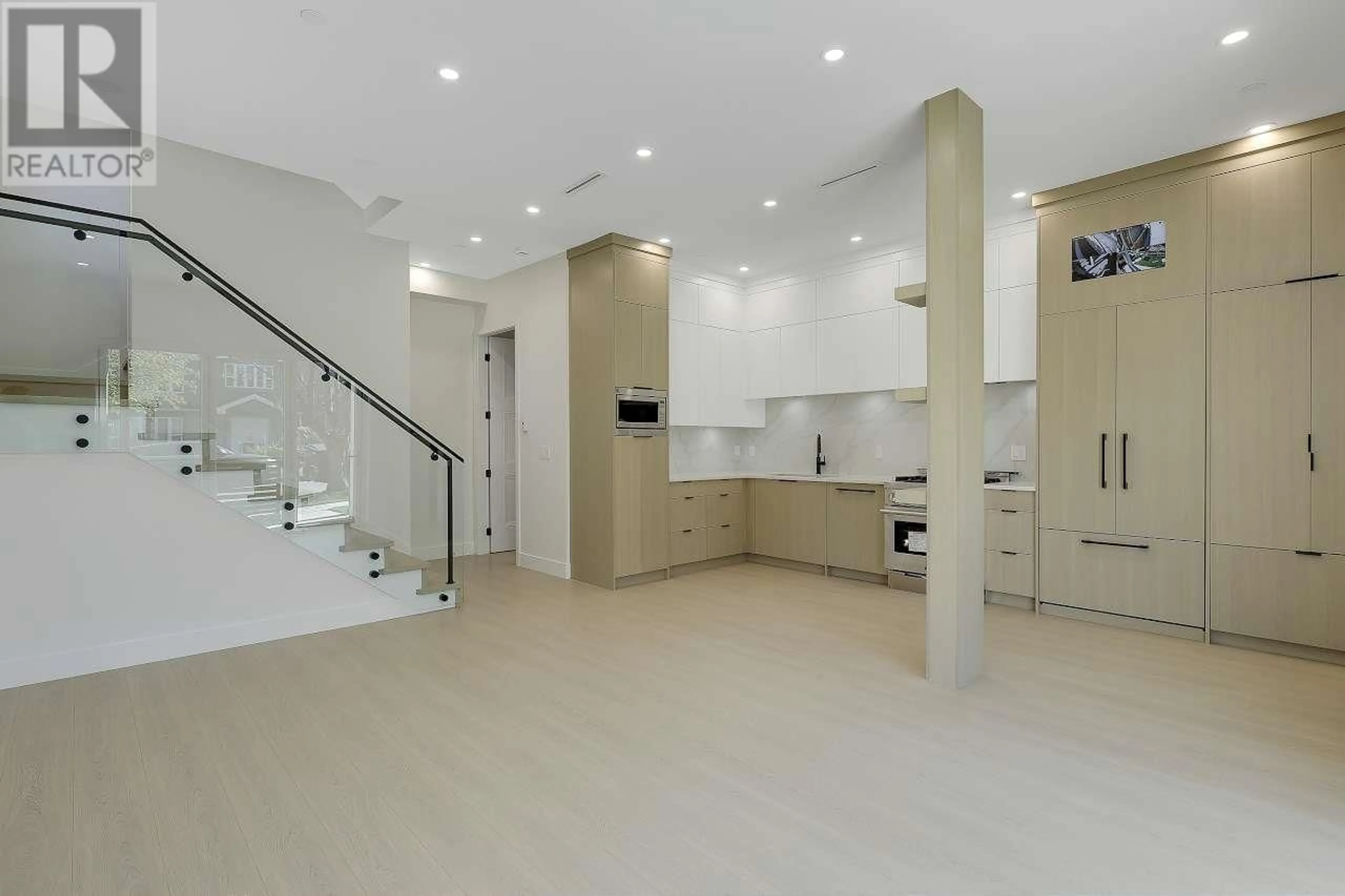 Unknown for 1 - 3251 44 AVENUE, Vancouver British Columbia V5R3B2