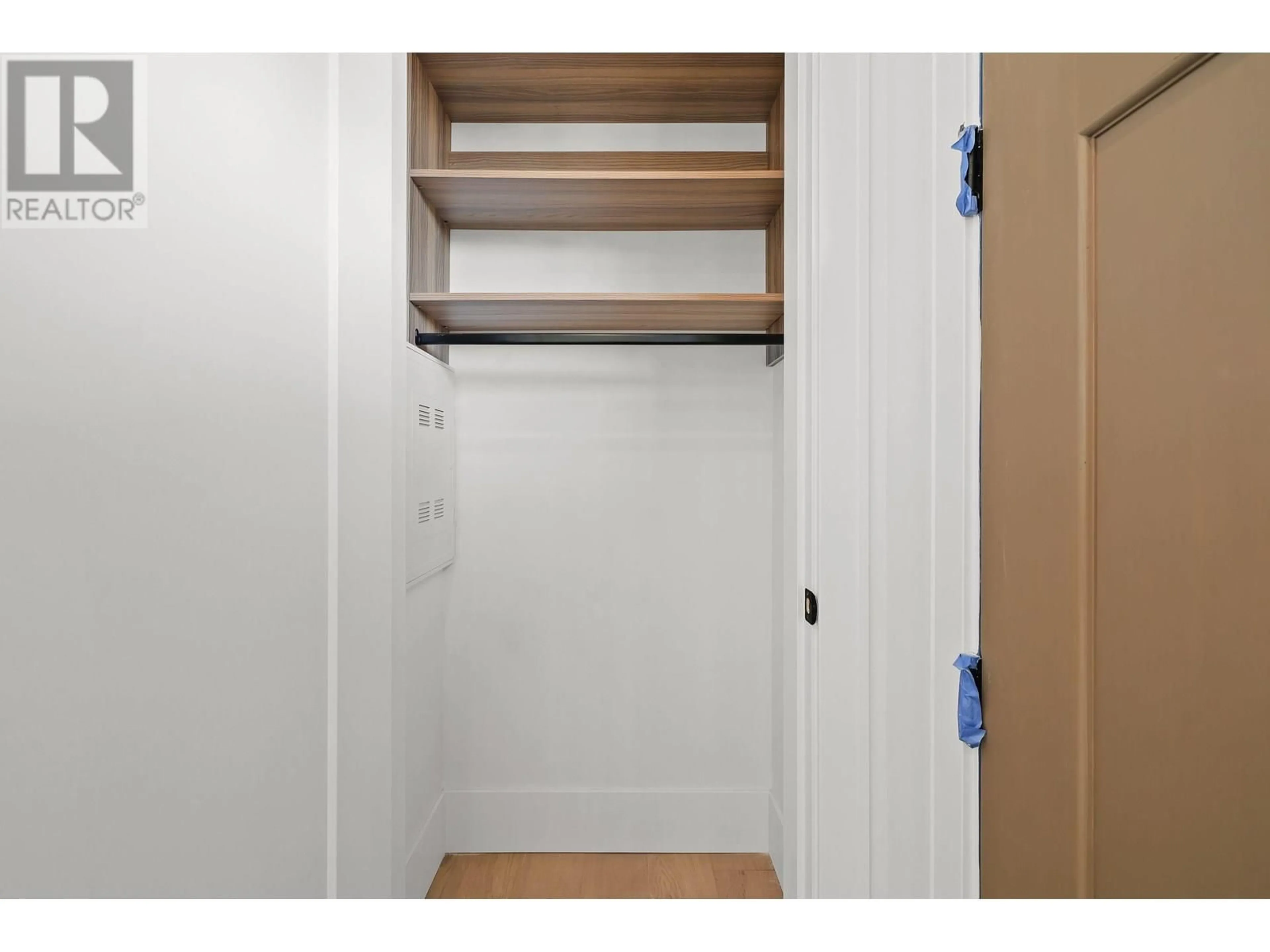 Storage room or clothes room or walk-in closet for 1 - 2565 DUNDAS STREET, Vancouver British Columbia V5K1P7