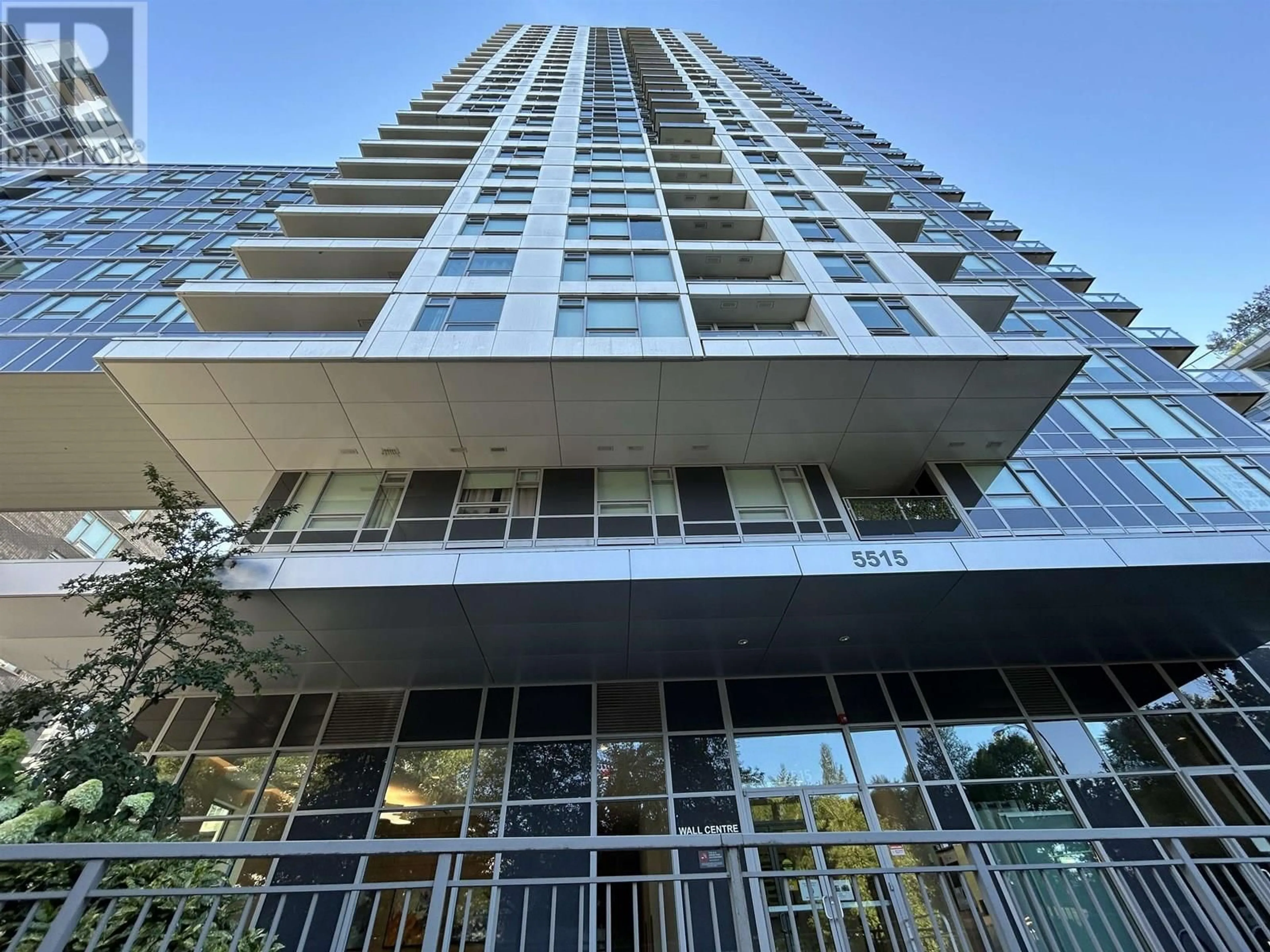 Indoor foyer for 505 - 5515 BOUNDARY ROAD, Vancouver British Columbia V5R0E3
