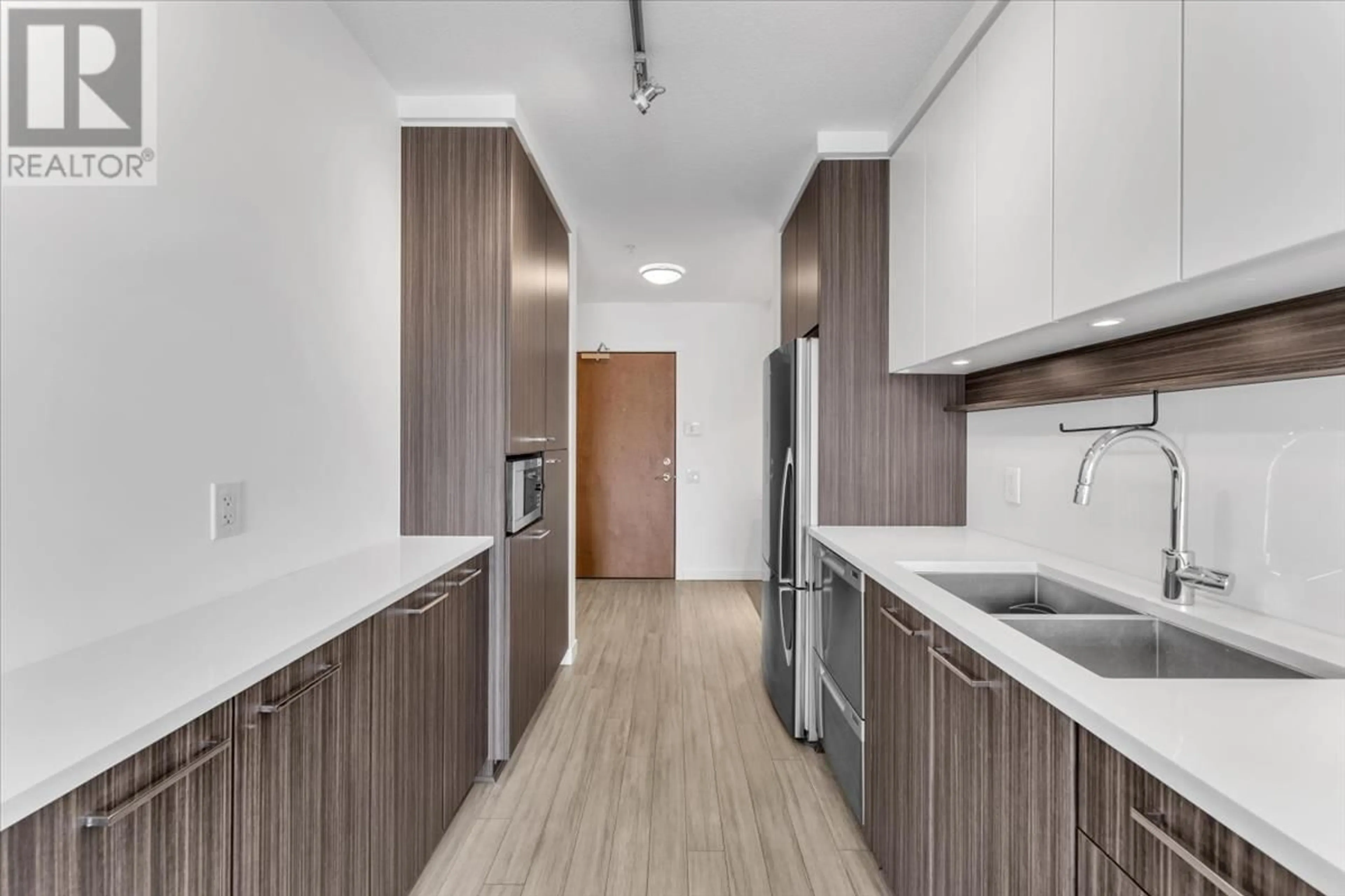 Standard kitchen, unknown for 410 - 4310 HASTINGS STREET, Burnaby British Columbia V5C2J9