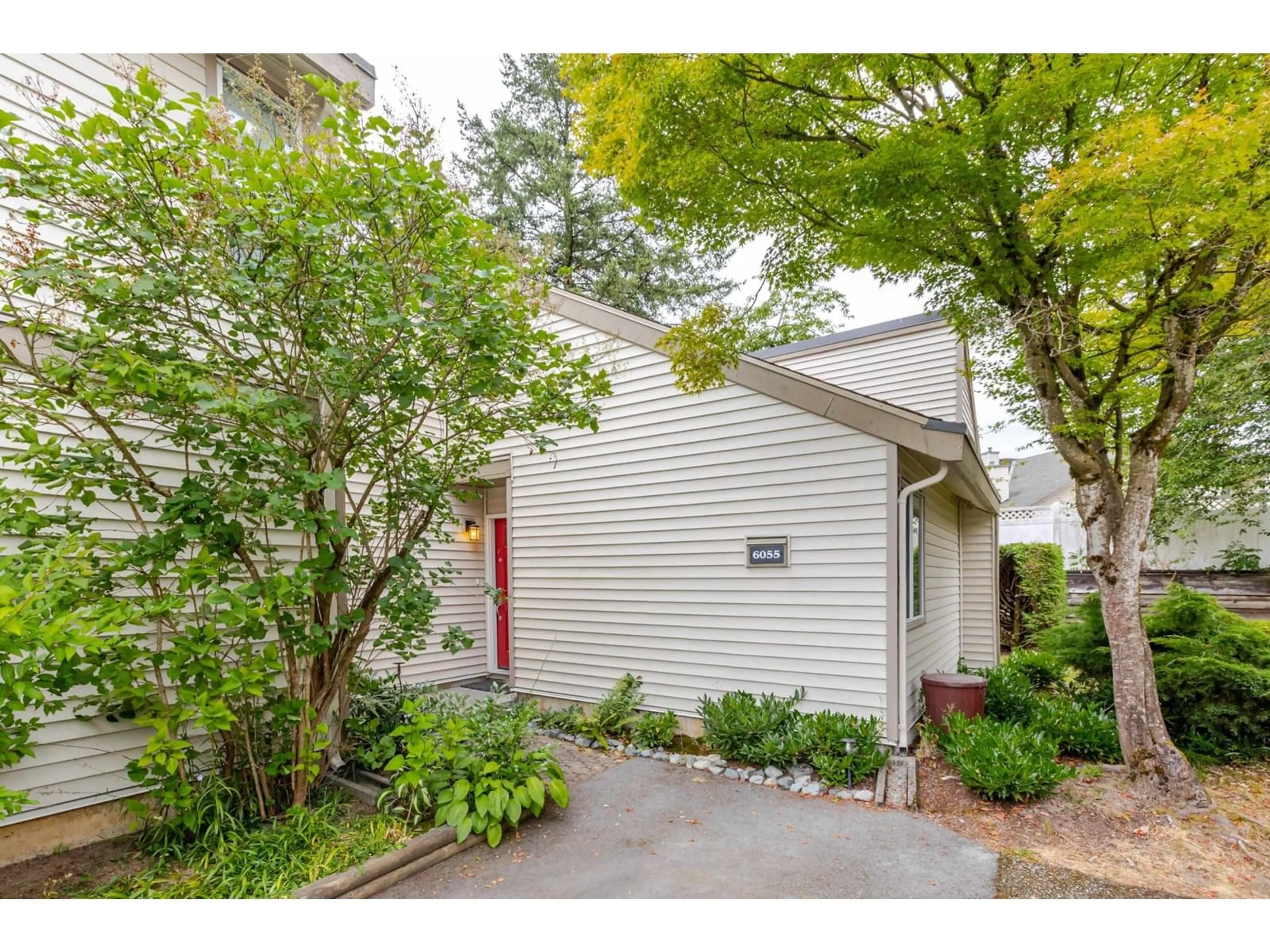 Unknown for 6055 GREENSIDE WEST, Surrey British Columbia V3S5M8