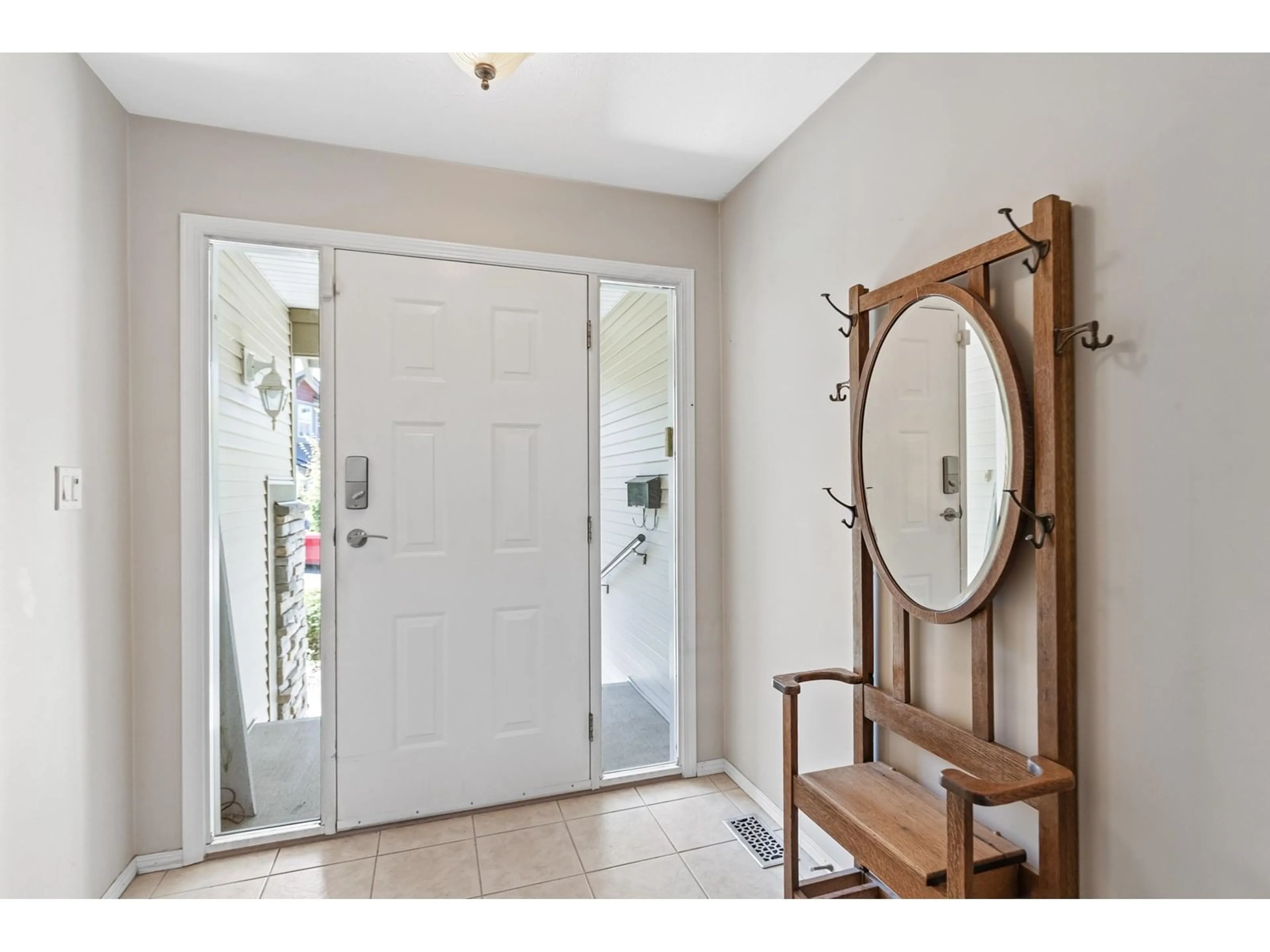Indoor entryway for 18 - 3635 BLUE JAY STREET, Abbotsford British Columbia V2T6R6