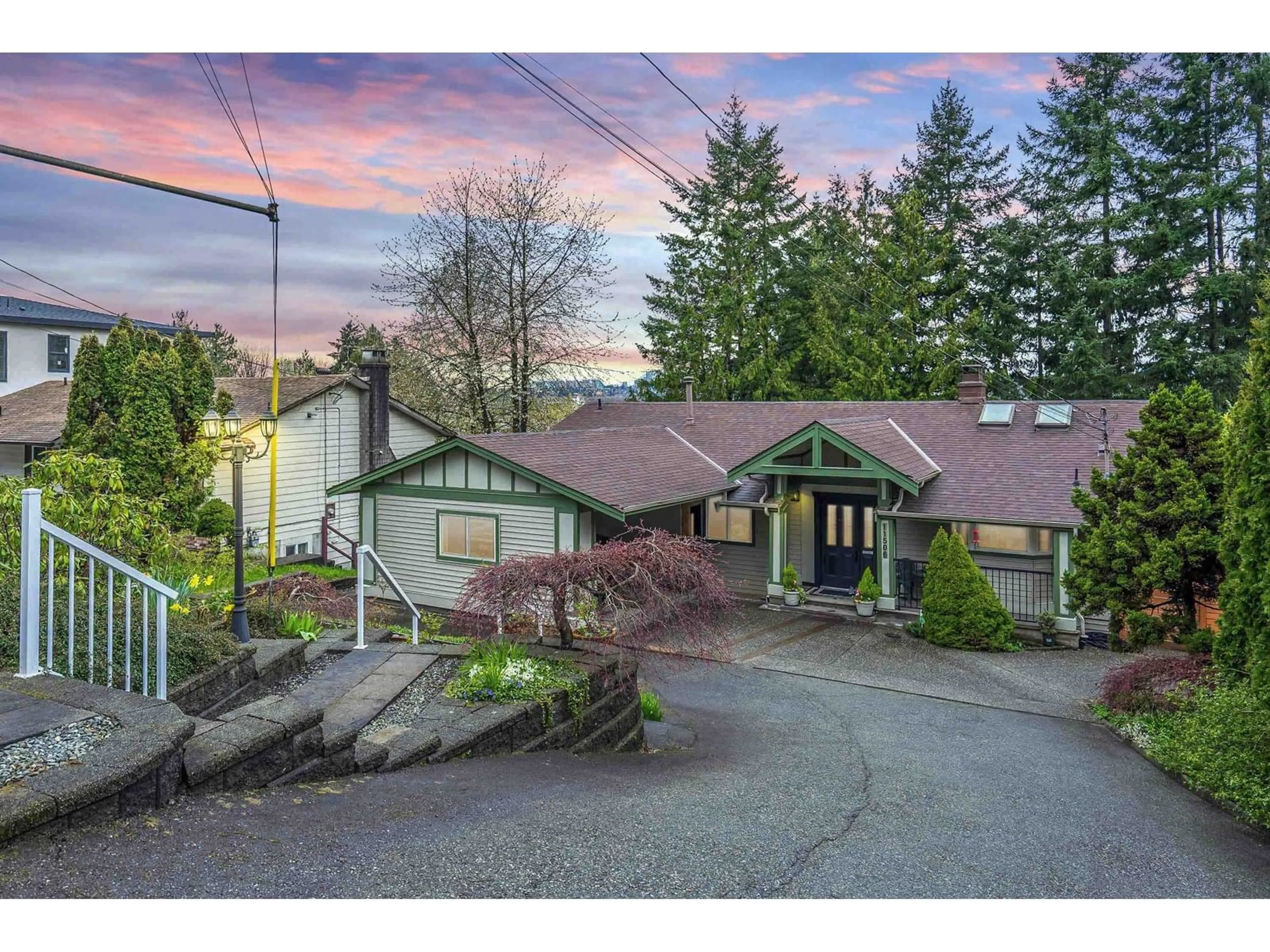 A pic from outside/outdoor area/front of a property/back of a property/a pic from drone, unknown for 11506 BAILEY, Surrey British Columbia V3V6J7