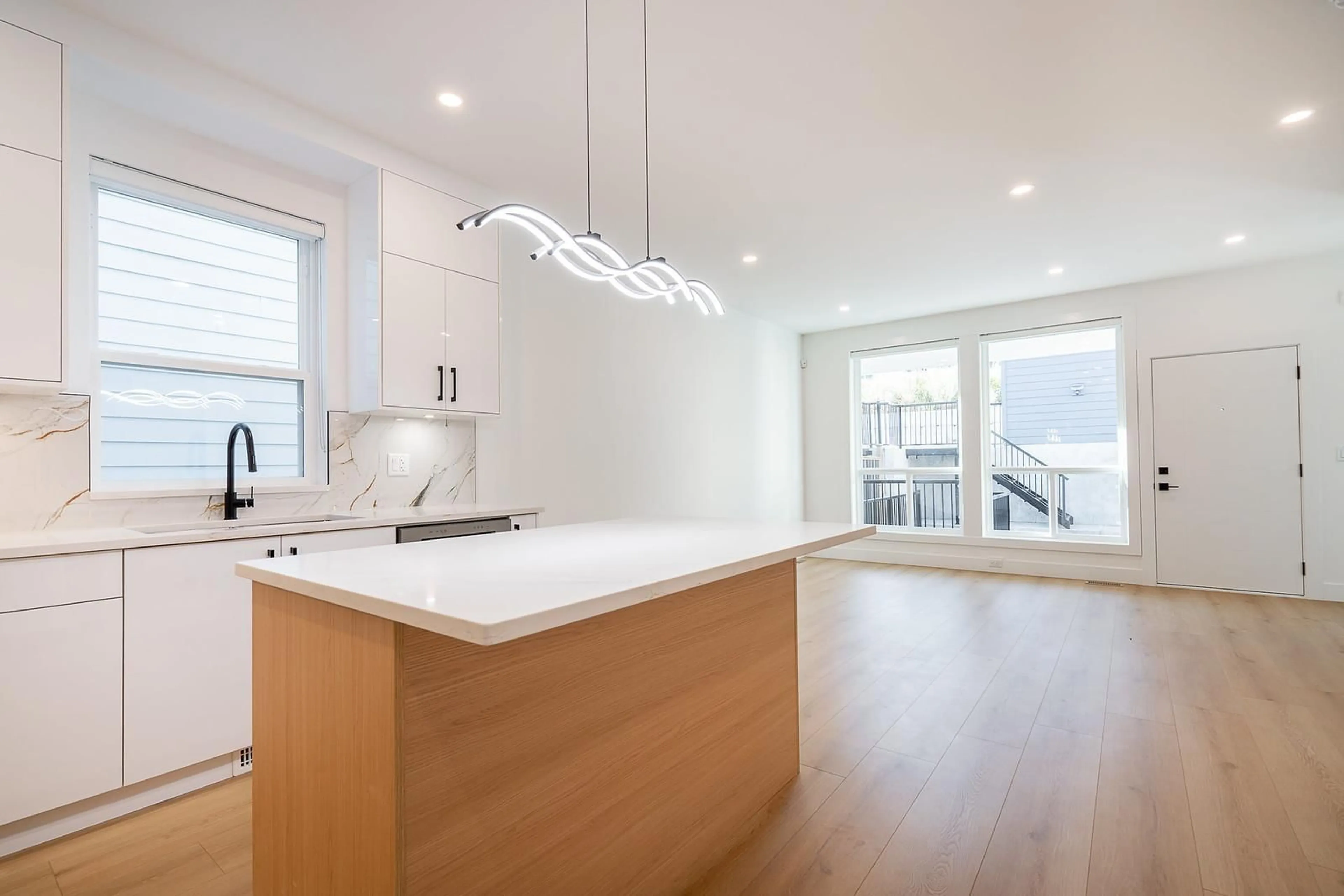 Open concept kitchen, unknown for 102 - 16689 16, Surrey British Columbia V3W1E6