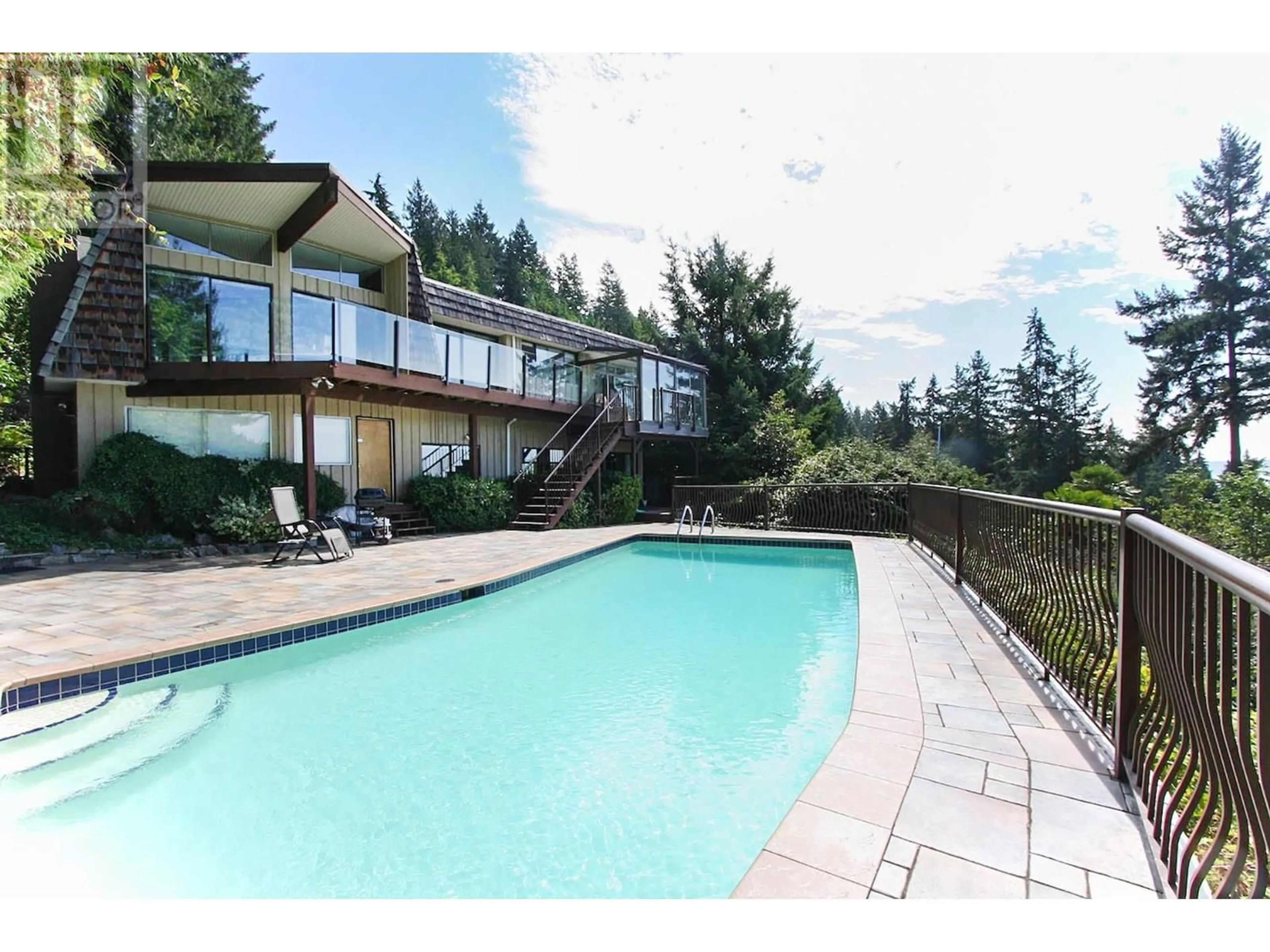 Pool for 3803 BAYRIDGE AVENUE, West Vancouver British Columbia V7V3J3