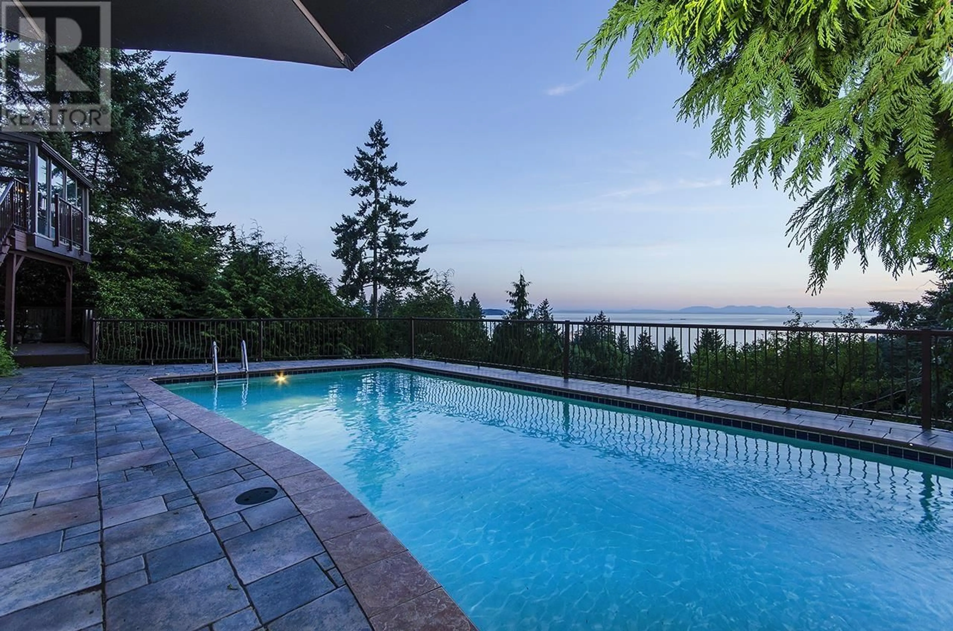 Pool for 3803 BAYRIDGE AVENUE, West Vancouver British Columbia V7V3J3
