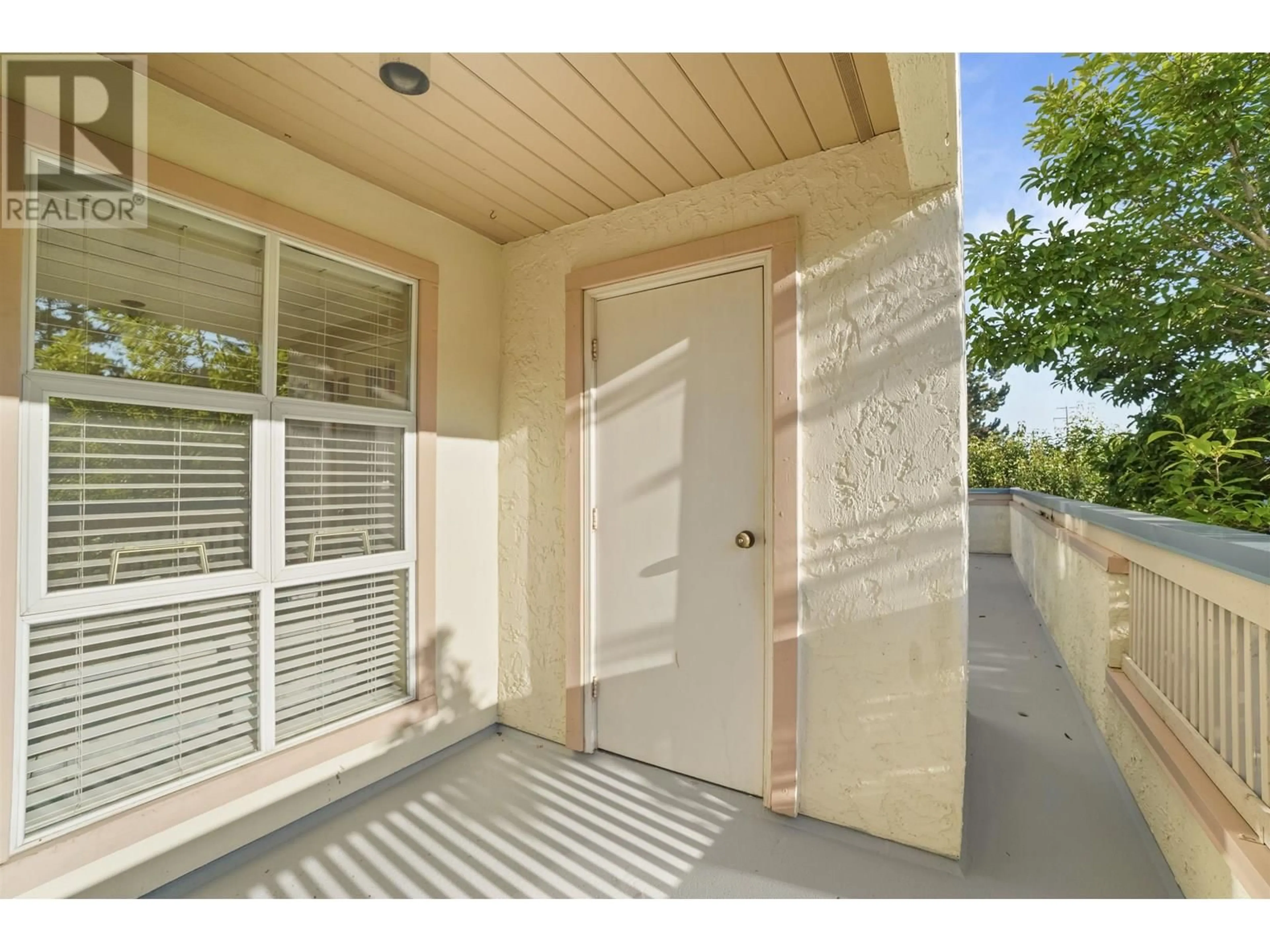 Indoor entryway for 105 - 7580 MINORU BOULEVARD, Richmond British Columbia V6Y1Z5