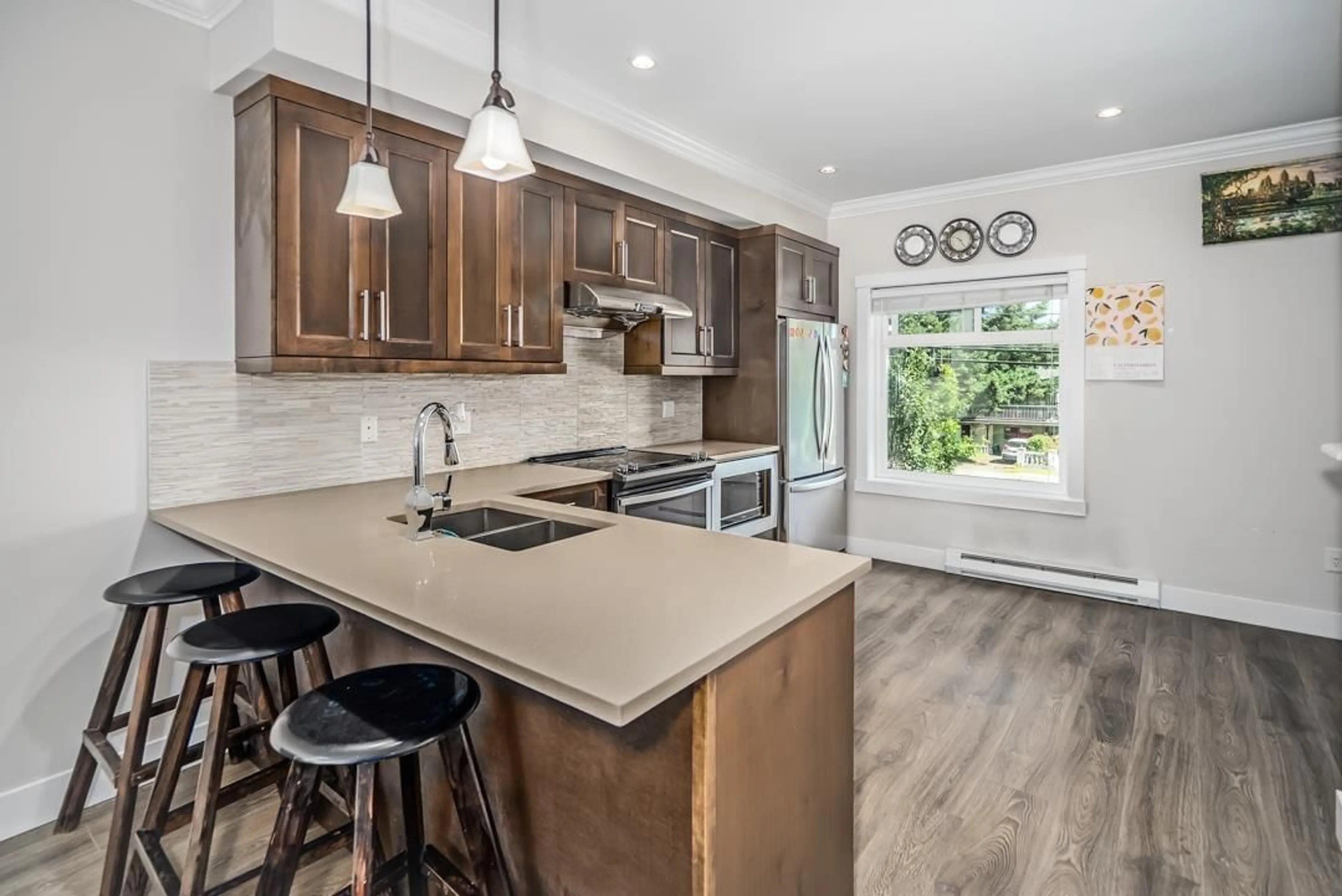 Open concept kitchen, unknown for 3 - 13328 96, Surrey British Columbia V3V1Y4