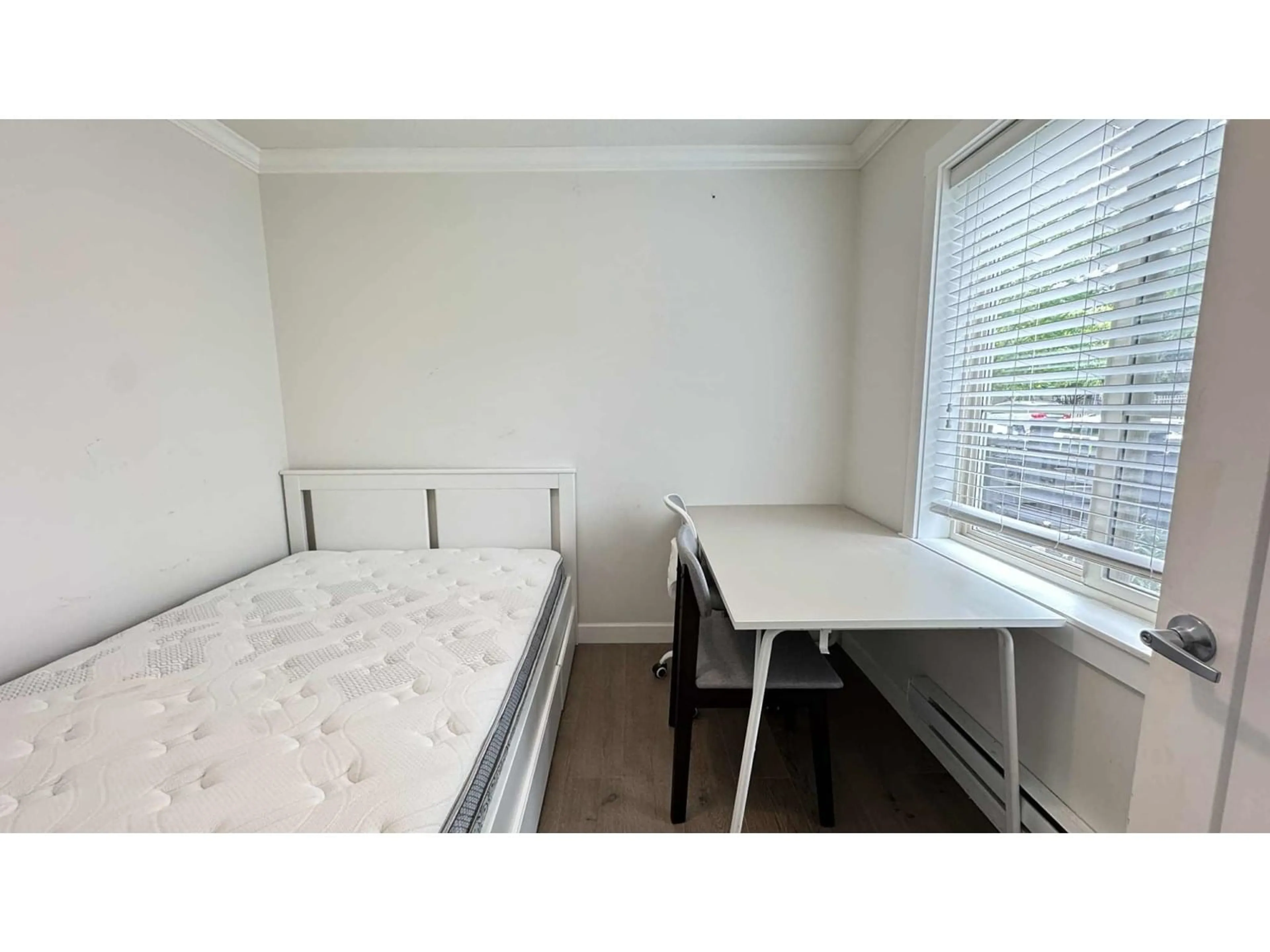 A pic of a room for 13 - 16127 87, Surrey British Columbia V4N6R3