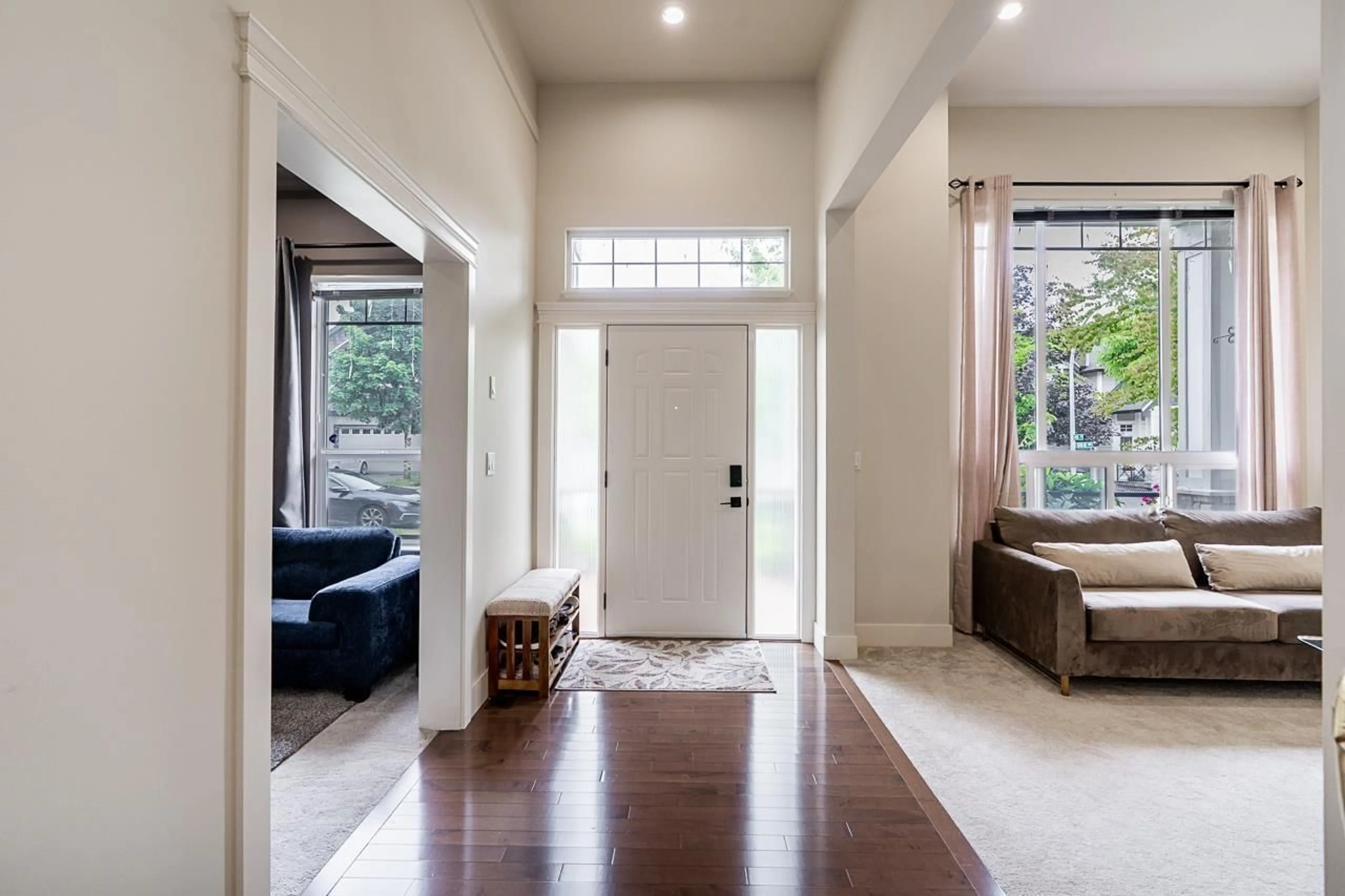 Indoor entryway for 14513 59B, Surrey British Columbia V3S7B4