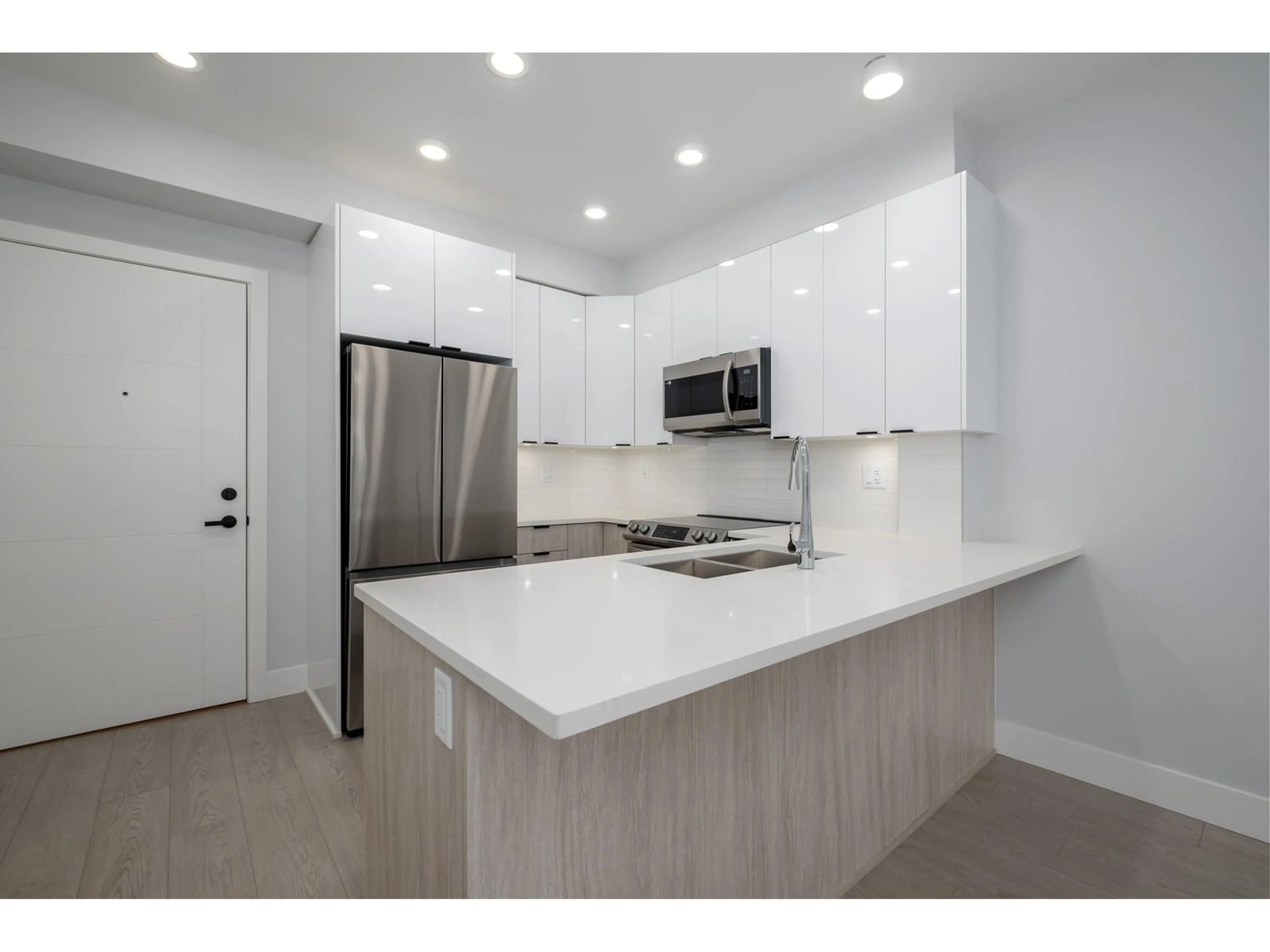 Open concept kitchen, unknown for 212 - 20360 LOGAN, Langley British Columbia V3A0P5