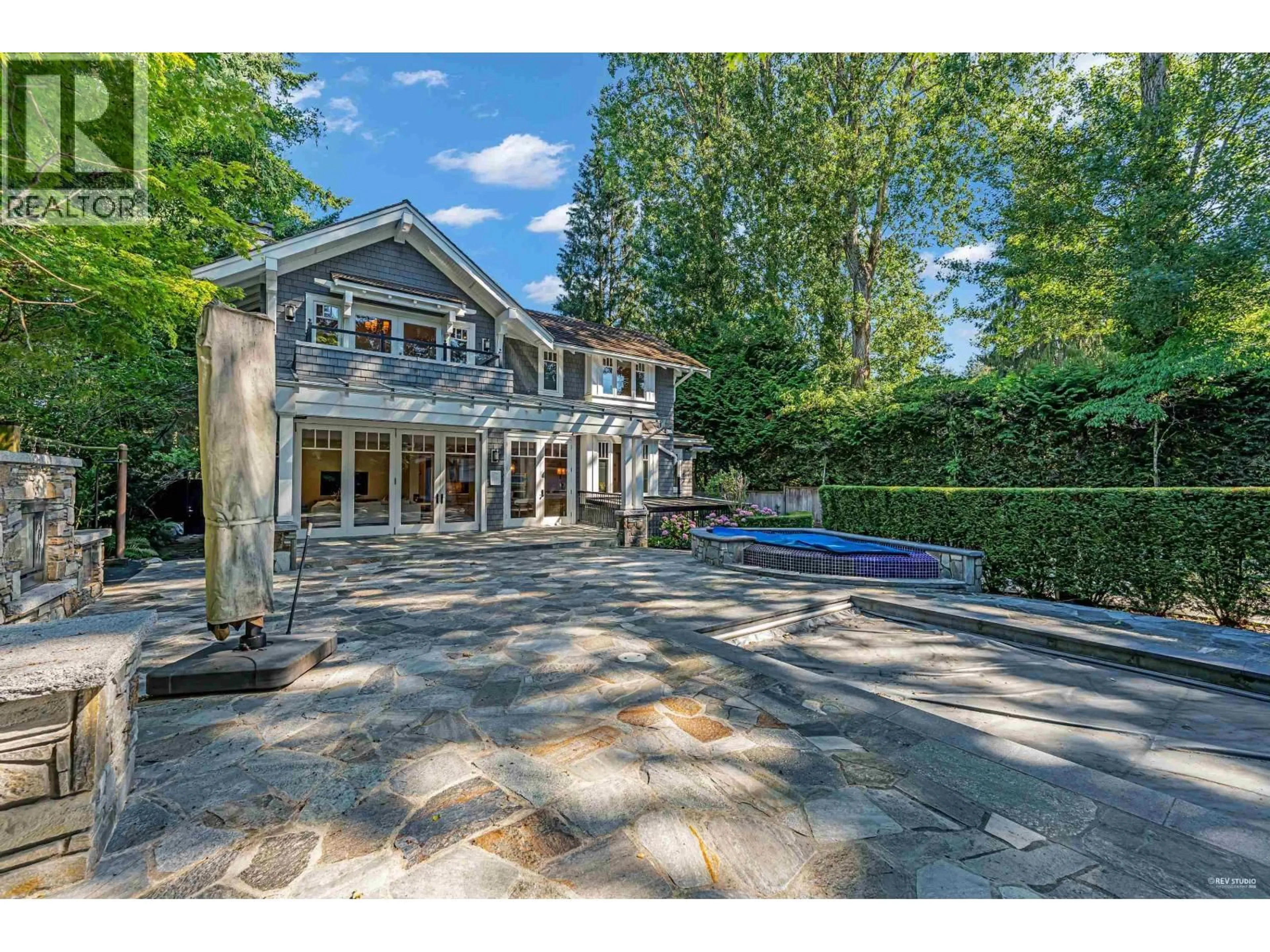 A pic from outside/outdoor area/front of a property/back of a property/a pic from drone, unknown for 5530 MCMASTER ROAD, Vancouver British Columbia V6T1J8