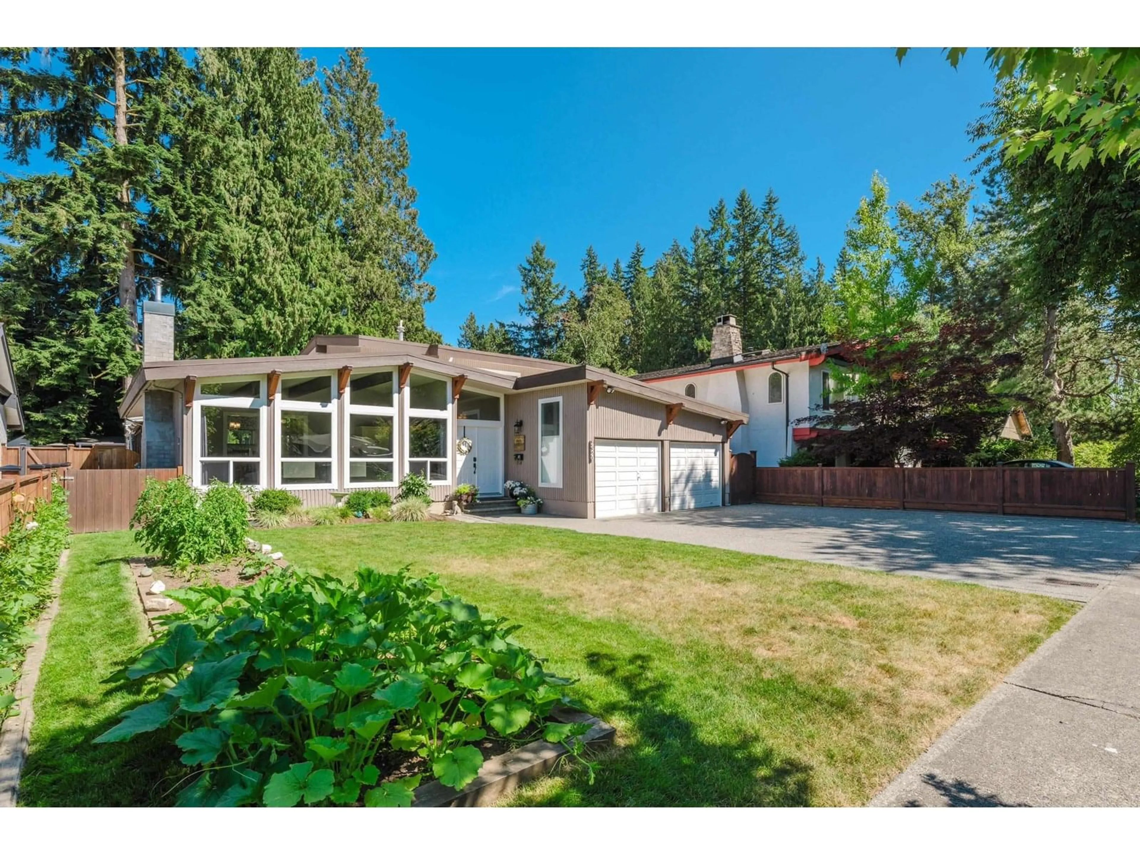 A pic from outside/outdoor area/front of a property/back of a property/a pic from drone, street for 4520 206, Langley British Columbia V3A2B7