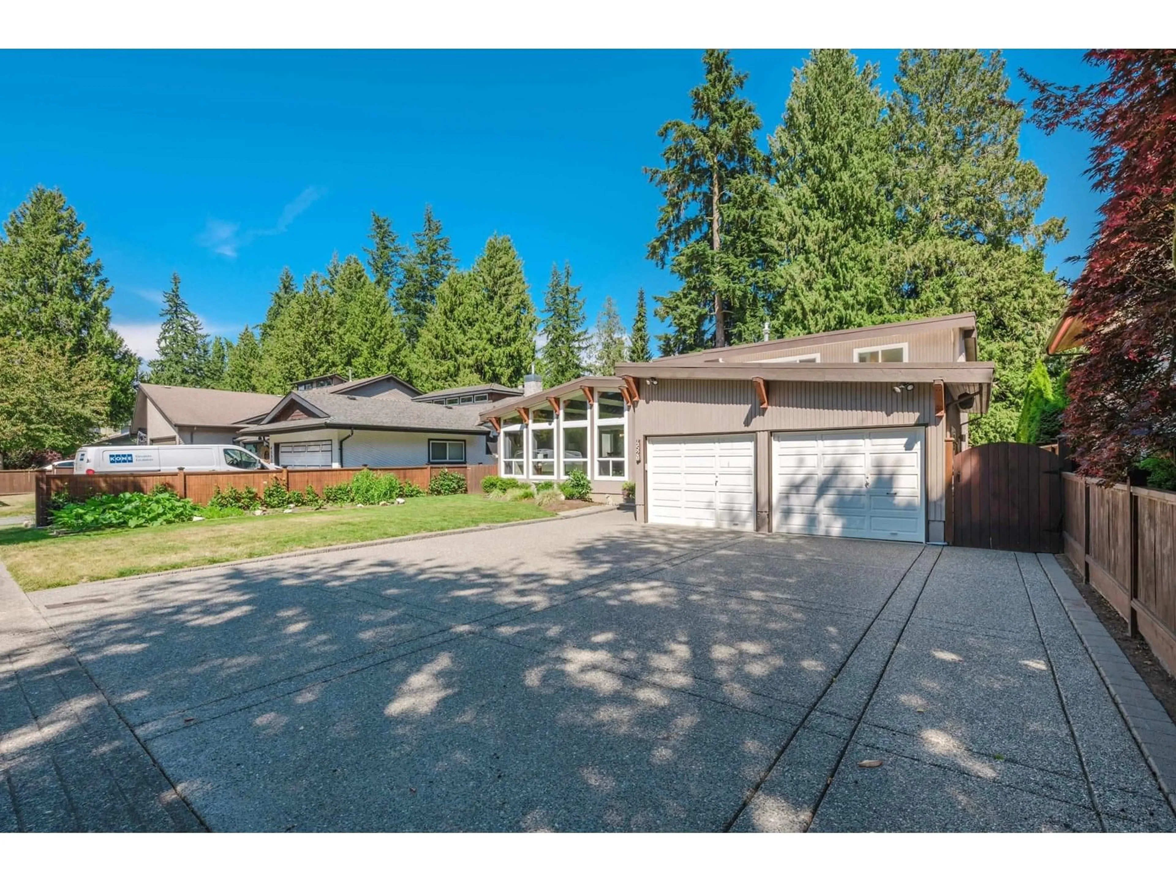 A pic from outside/outdoor area/front of a property/back of a property/a pic from drone, street for 4520 206, Langley British Columbia V3A2B7