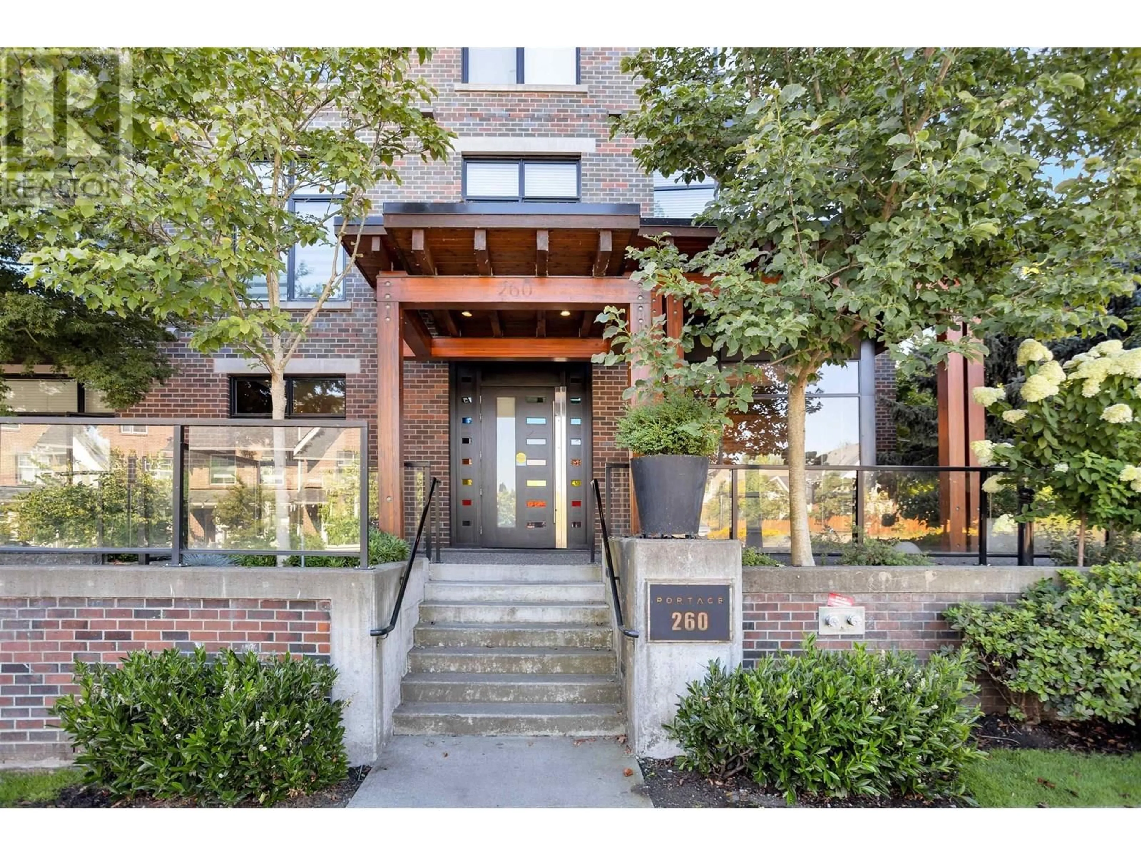Indoor entryway for 308 - 260 SALTER STREET, New Westminster British Columbia V3M0H4