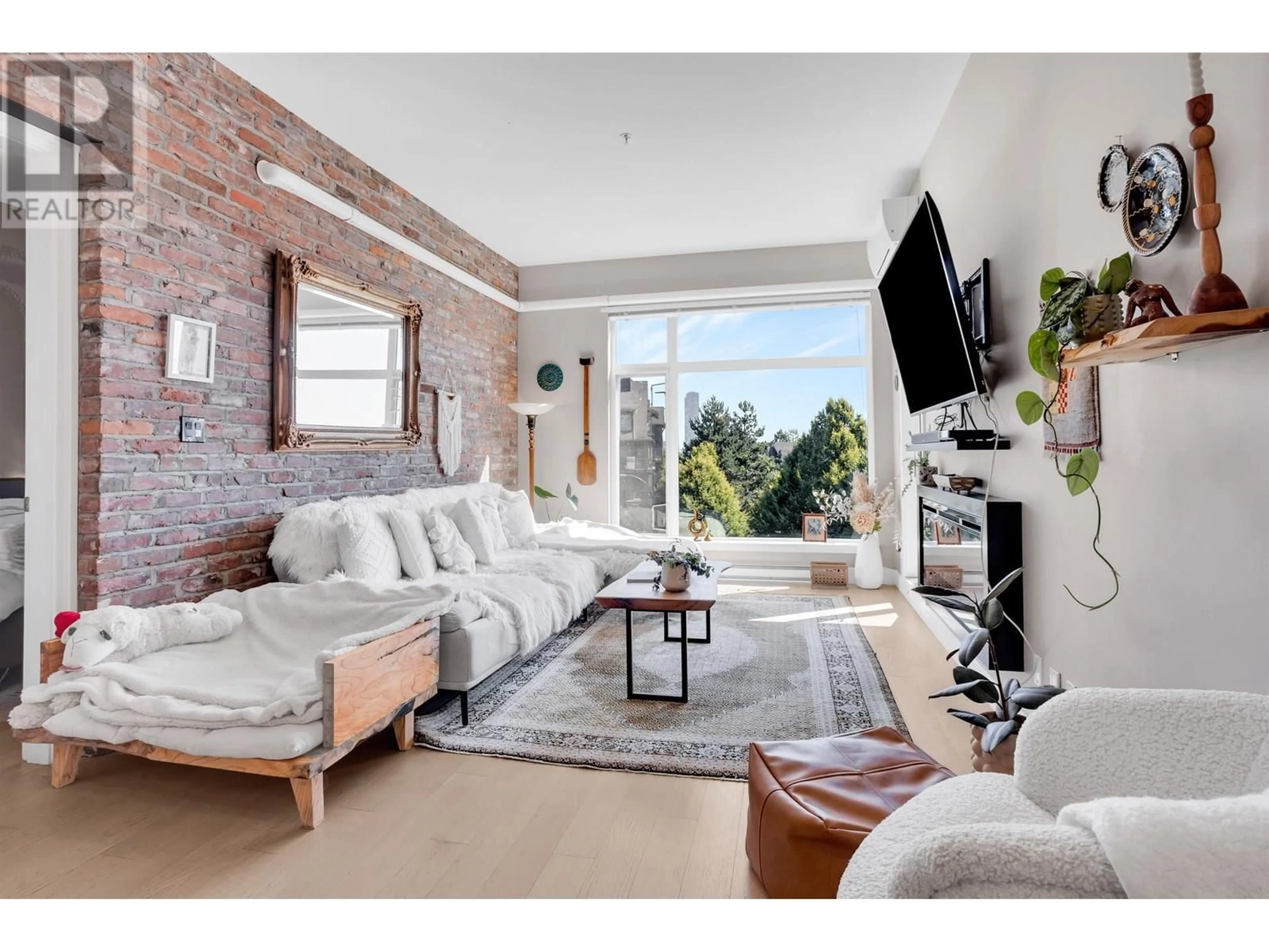 Living room with furniture, unknown for 308 - 260 SALTER STREET, New Westminster British Columbia V3M0H4