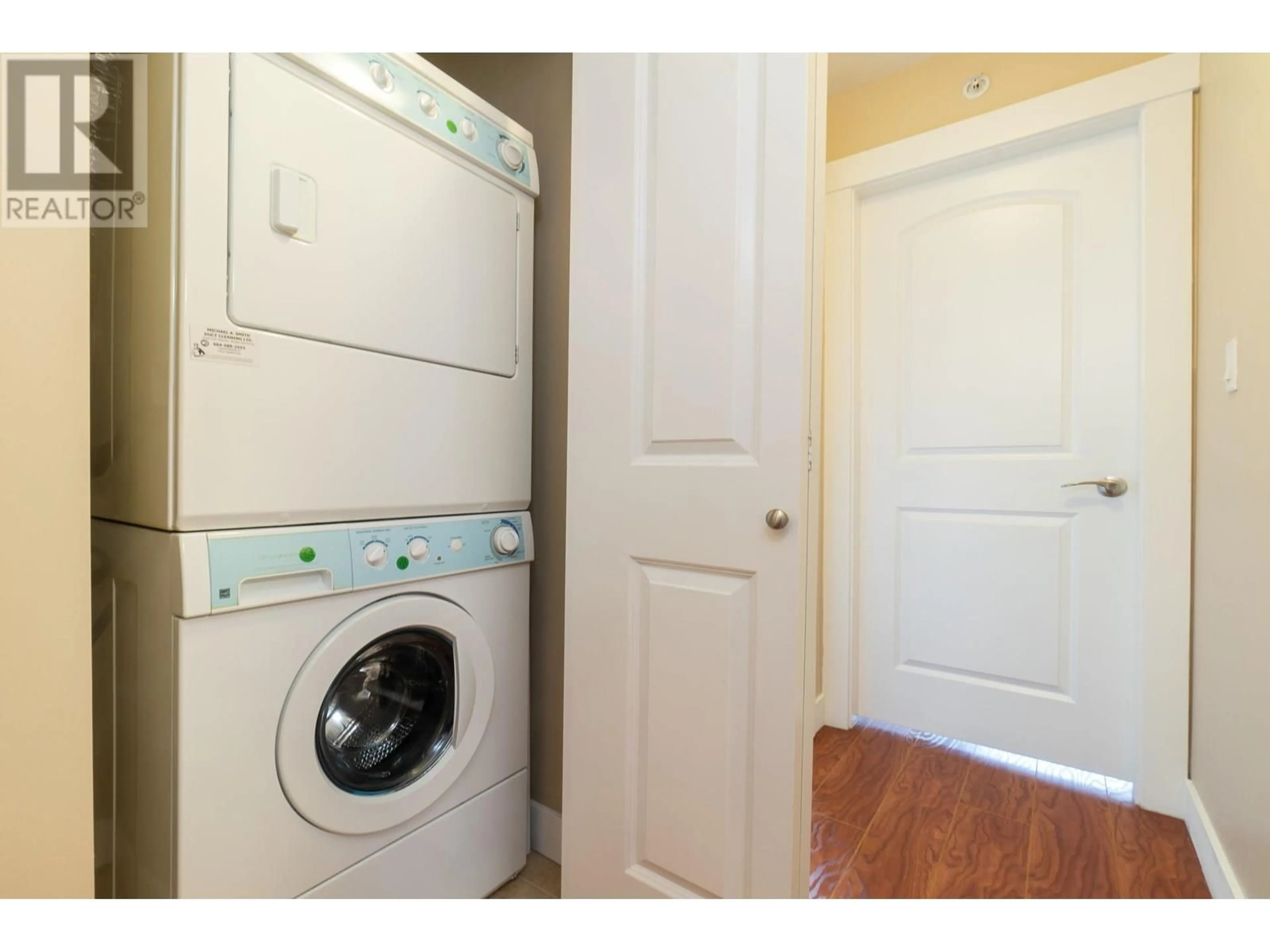 Laundry room for 24 - 7428 14TH AVENUE, Burnaby British Columbia V3N0C2