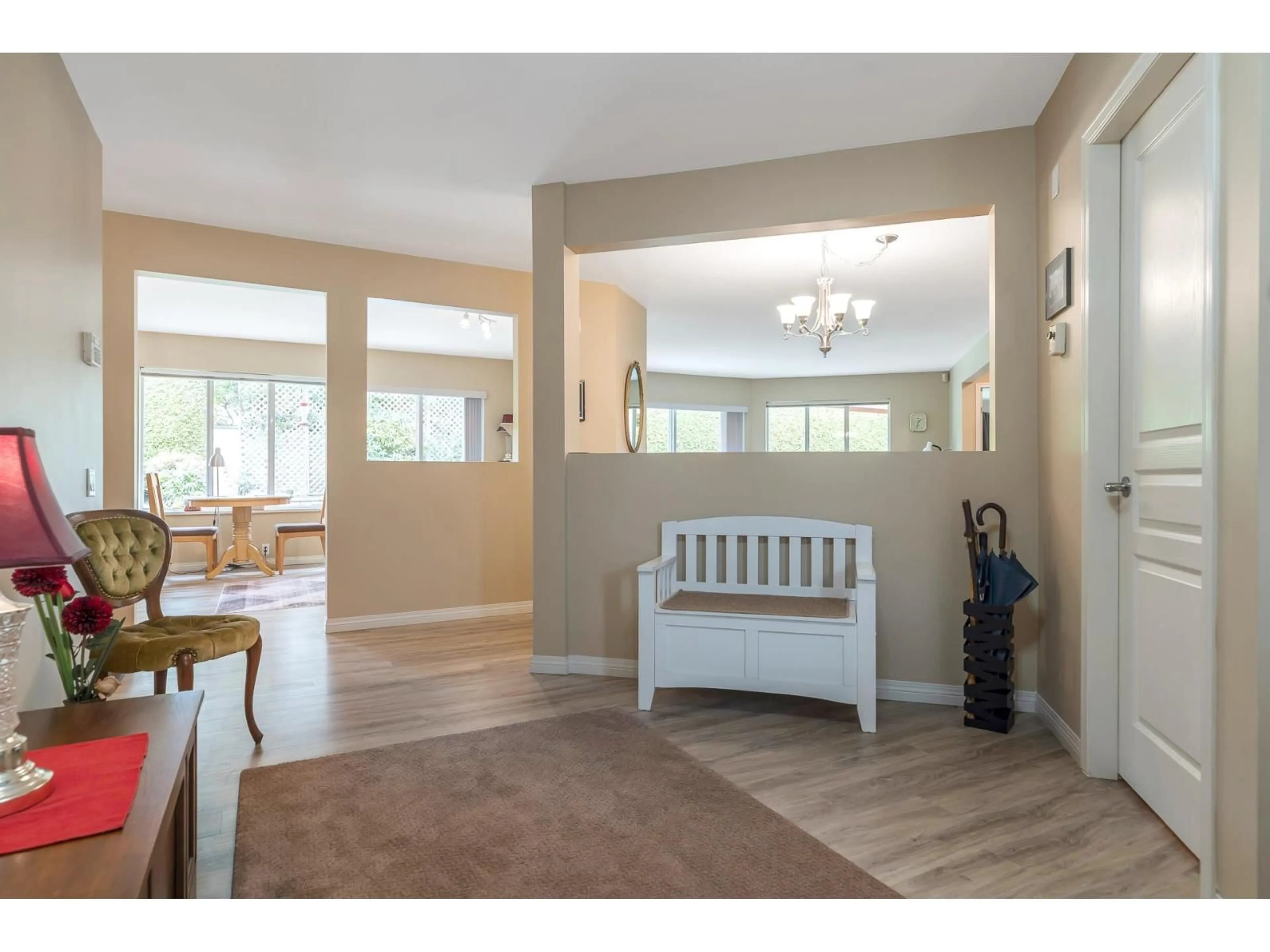 Indoor foyer for 5 - 31406 UPPER MACLURE, Abbotsford British Columbia V2T5L8