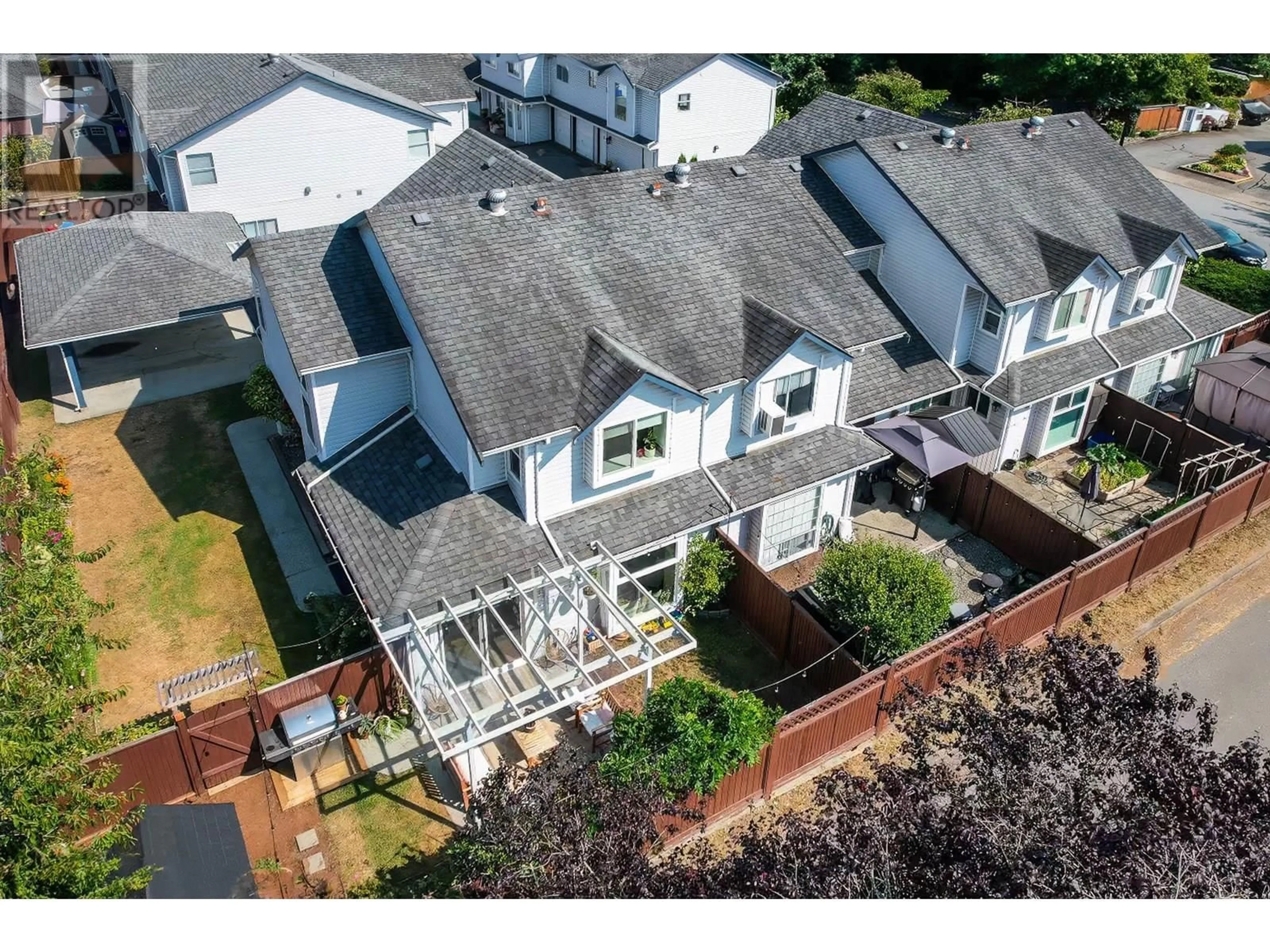 A pic from outside/outdoor area/front of a property/back of a property/a pic from drone, street for 4 - 20625 118 AVENUE, Maple Ridge British Columbia V2X0R1