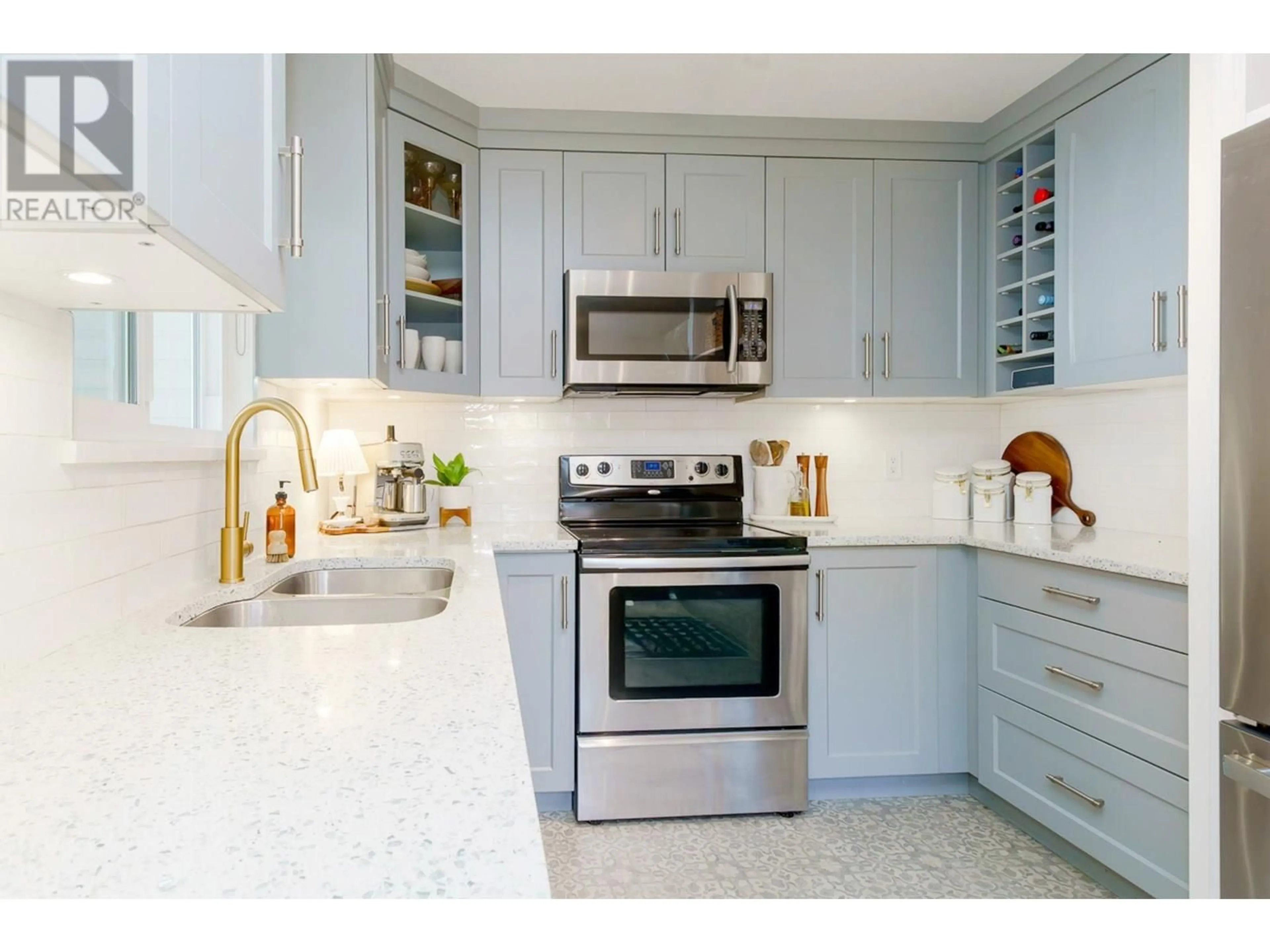 Contemporary kitchen, ceramic/tile floor for 4 - 20625 118 AVENUE, Maple Ridge British Columbia V2X0R1
