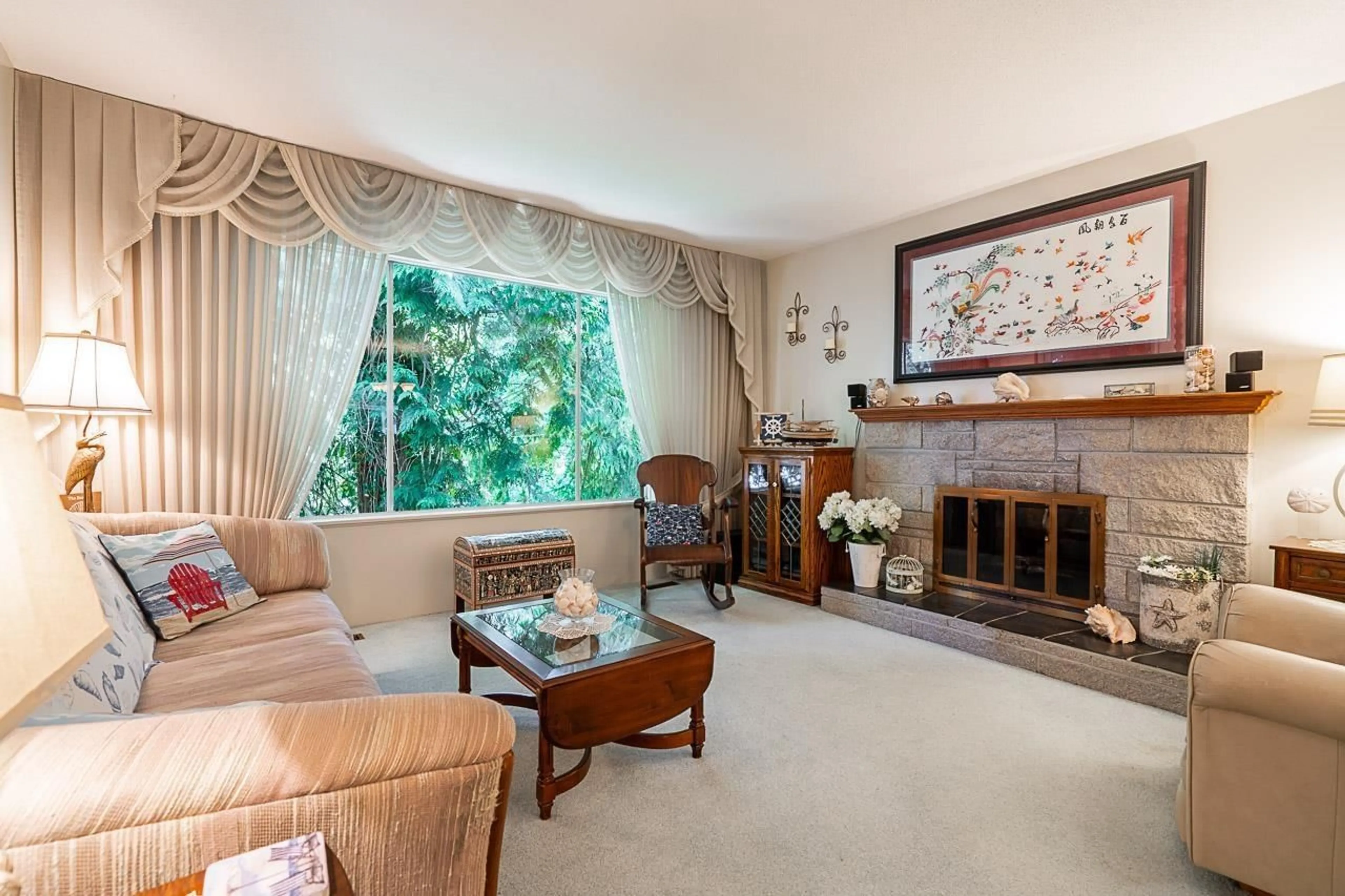 Living room with furniture, unknown for 19850 54, Langley British Columbia V3A3V9