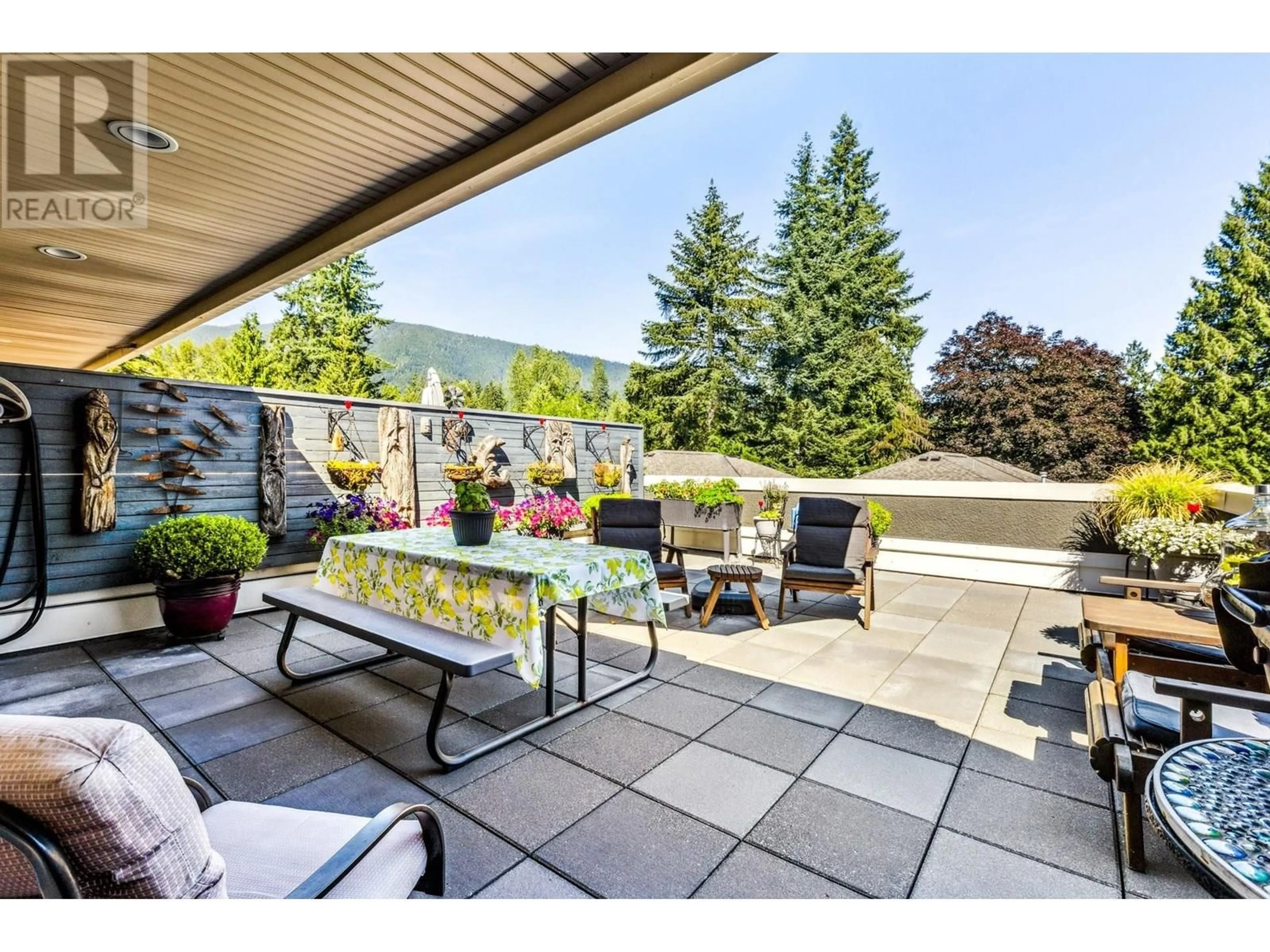 Patio, mountain view for 303 - 3750 EDGEMONT BOULEVARD, North Vancouver British Columbia V7R2P8