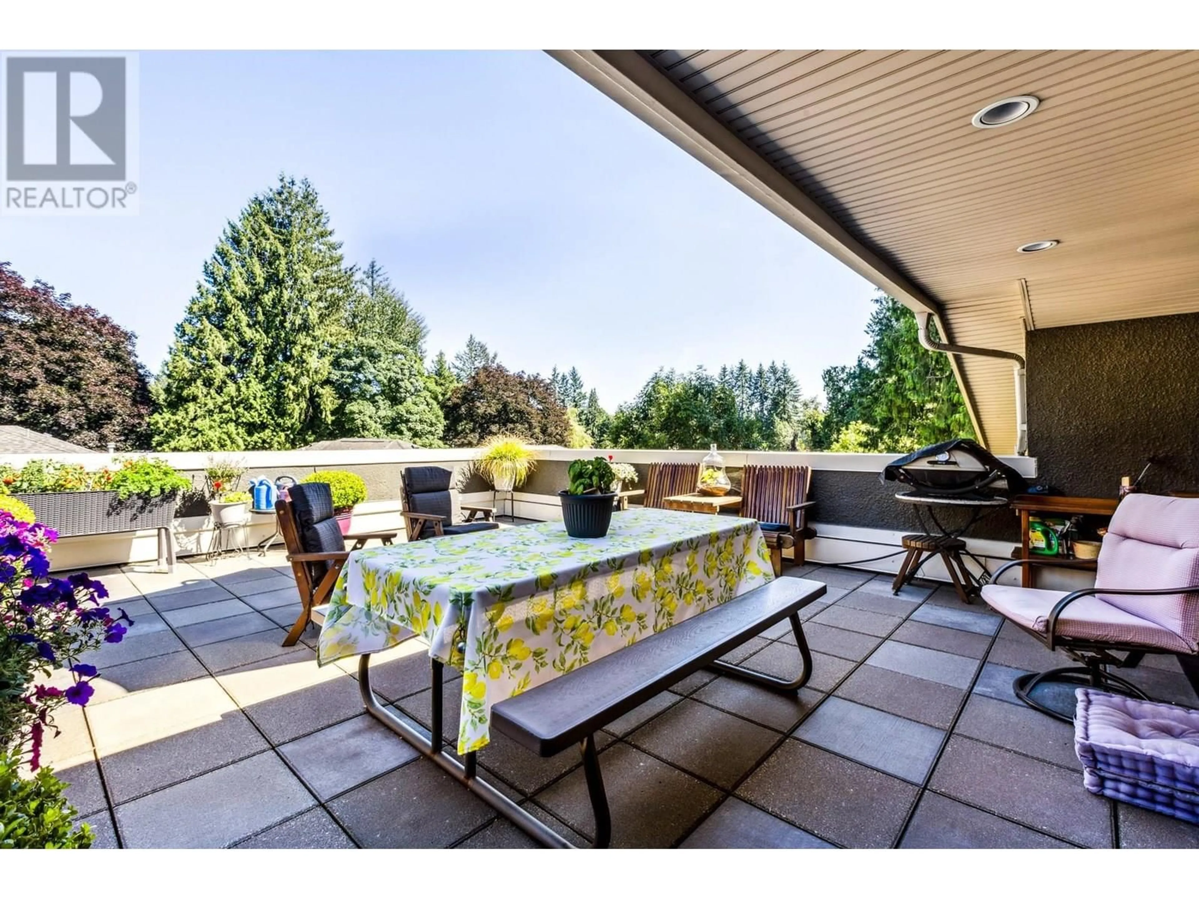 Patio, water/lake/river/ocean view for 303 - 3750 EDGEMONT BOULEVARD, North Vancouver British Columbia V7R2P8