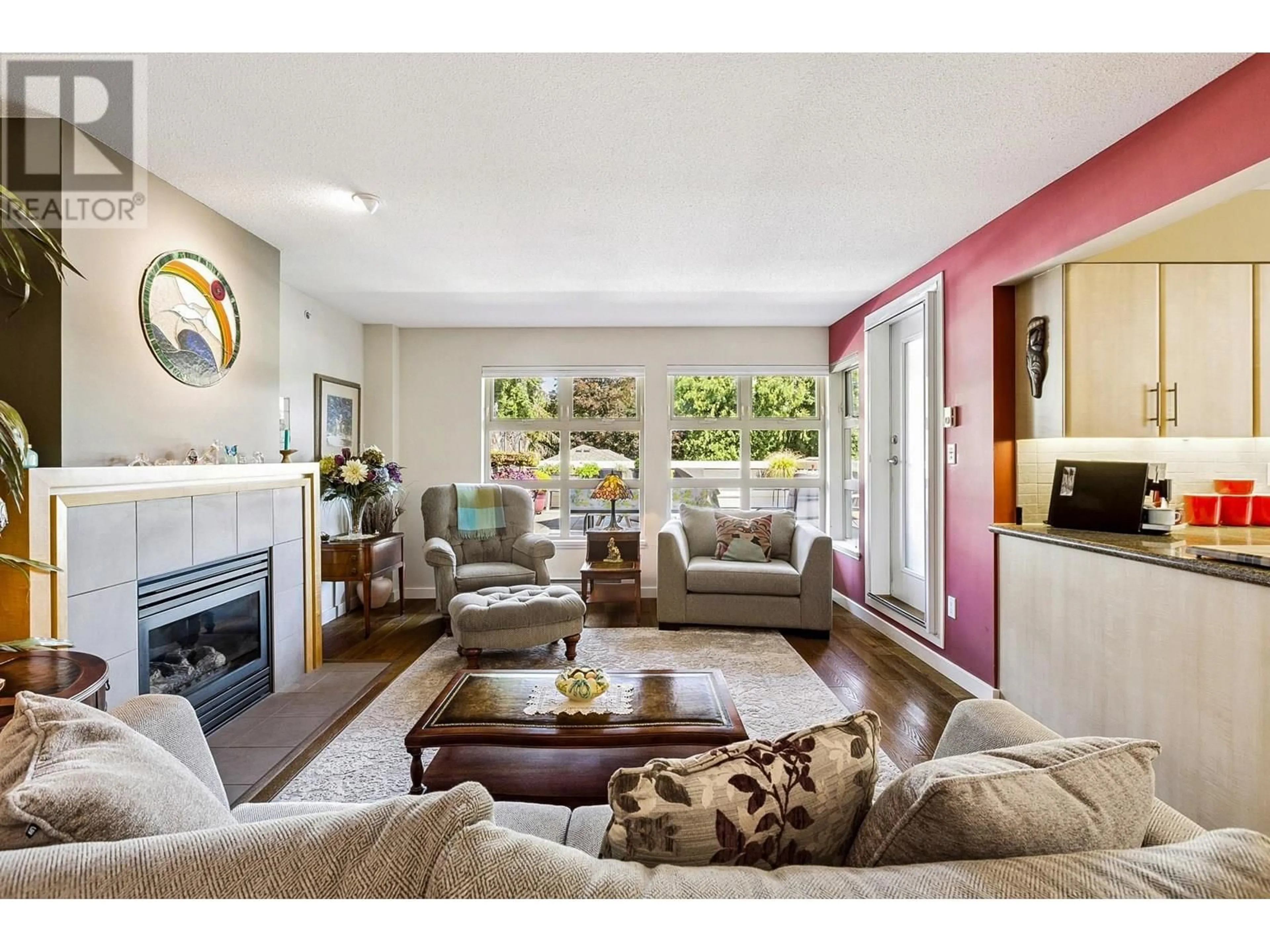 Living room with furniture, unknown for 303 - 3750 EDGEMONT BOULEVARD, North Vancouver British Columbia V7R2P8