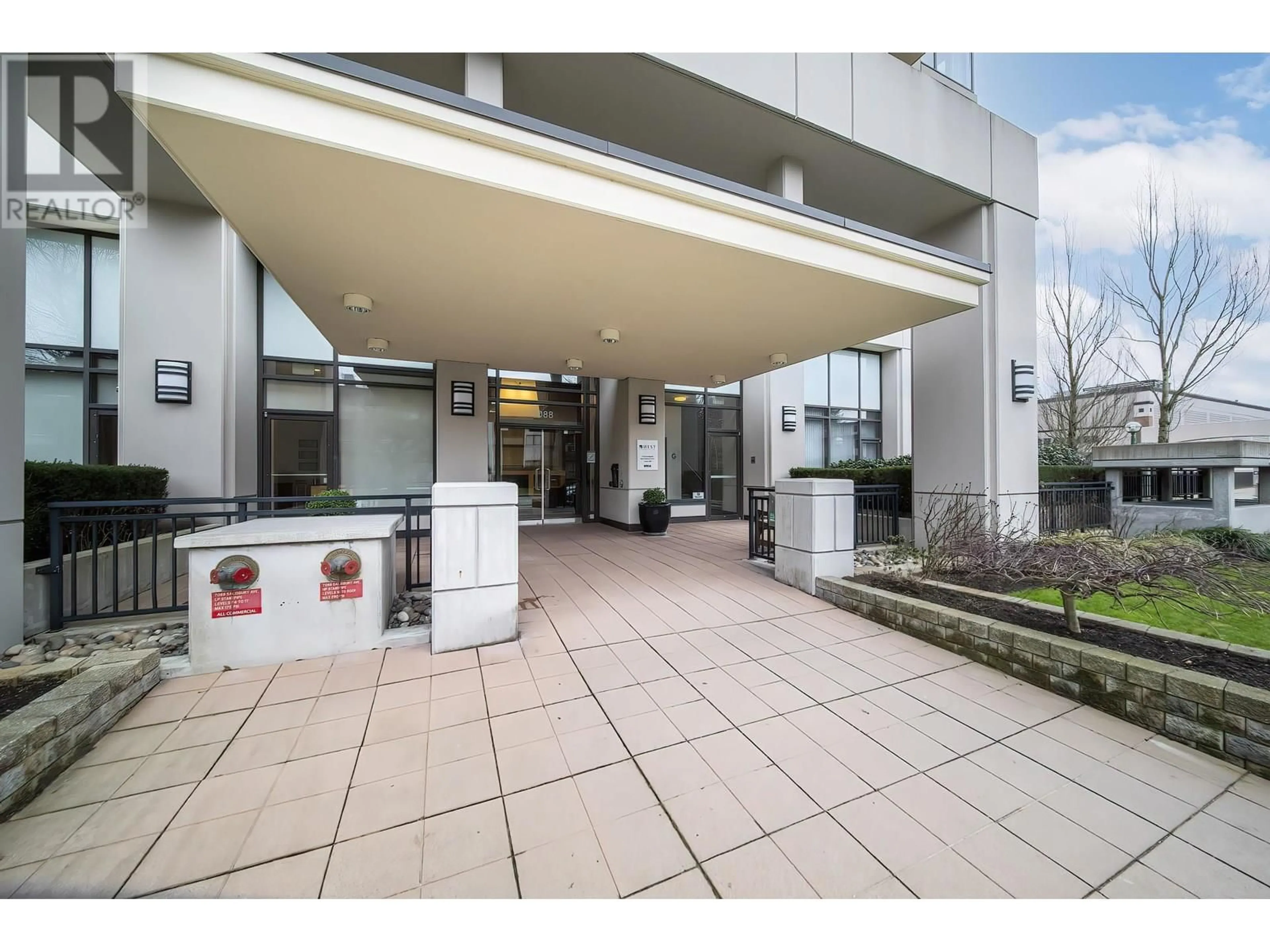 Indoor foyer for 510 - 7088 SALISBURY AVENUE, Burnaby British Columbia V5E0A4