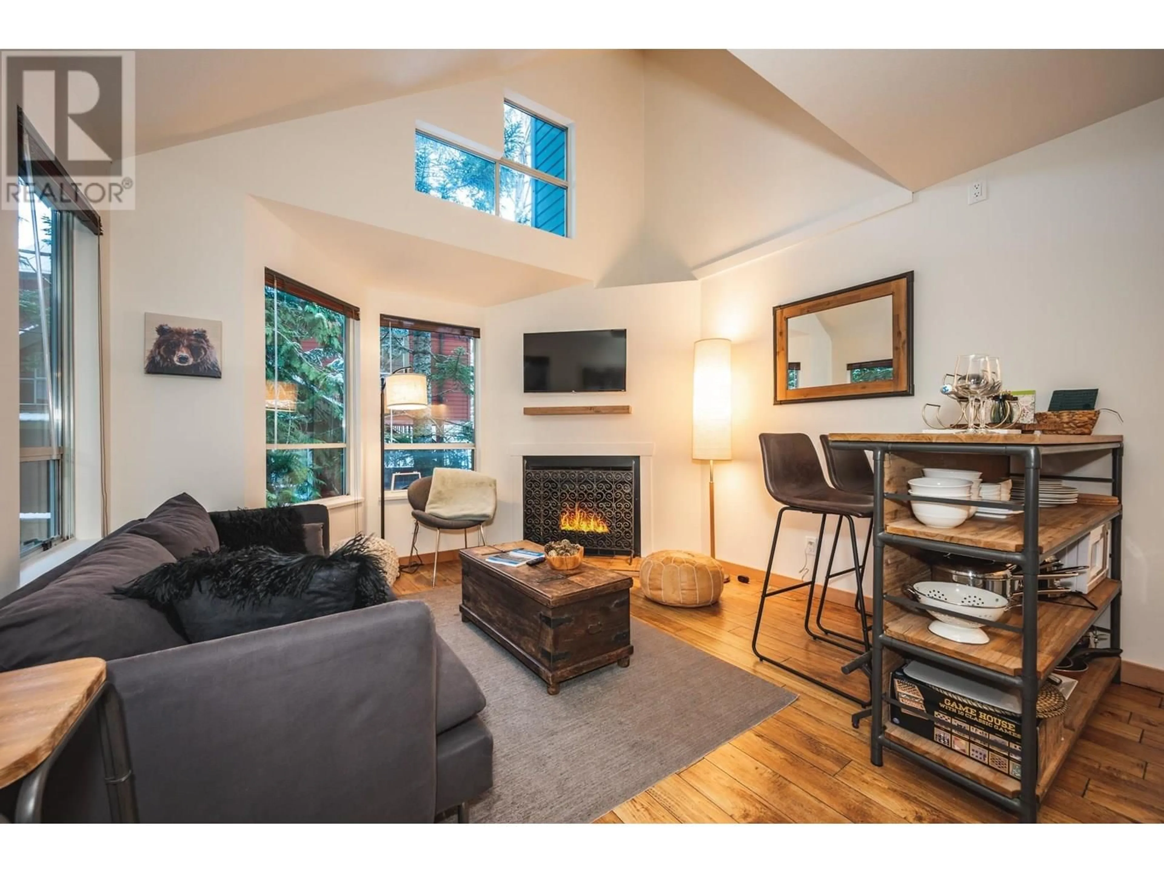 Living room with furniture, wood/laminate floor for 2 - 2247 SAPPORO DRIVE, Whistler British Columbia V8E0B5