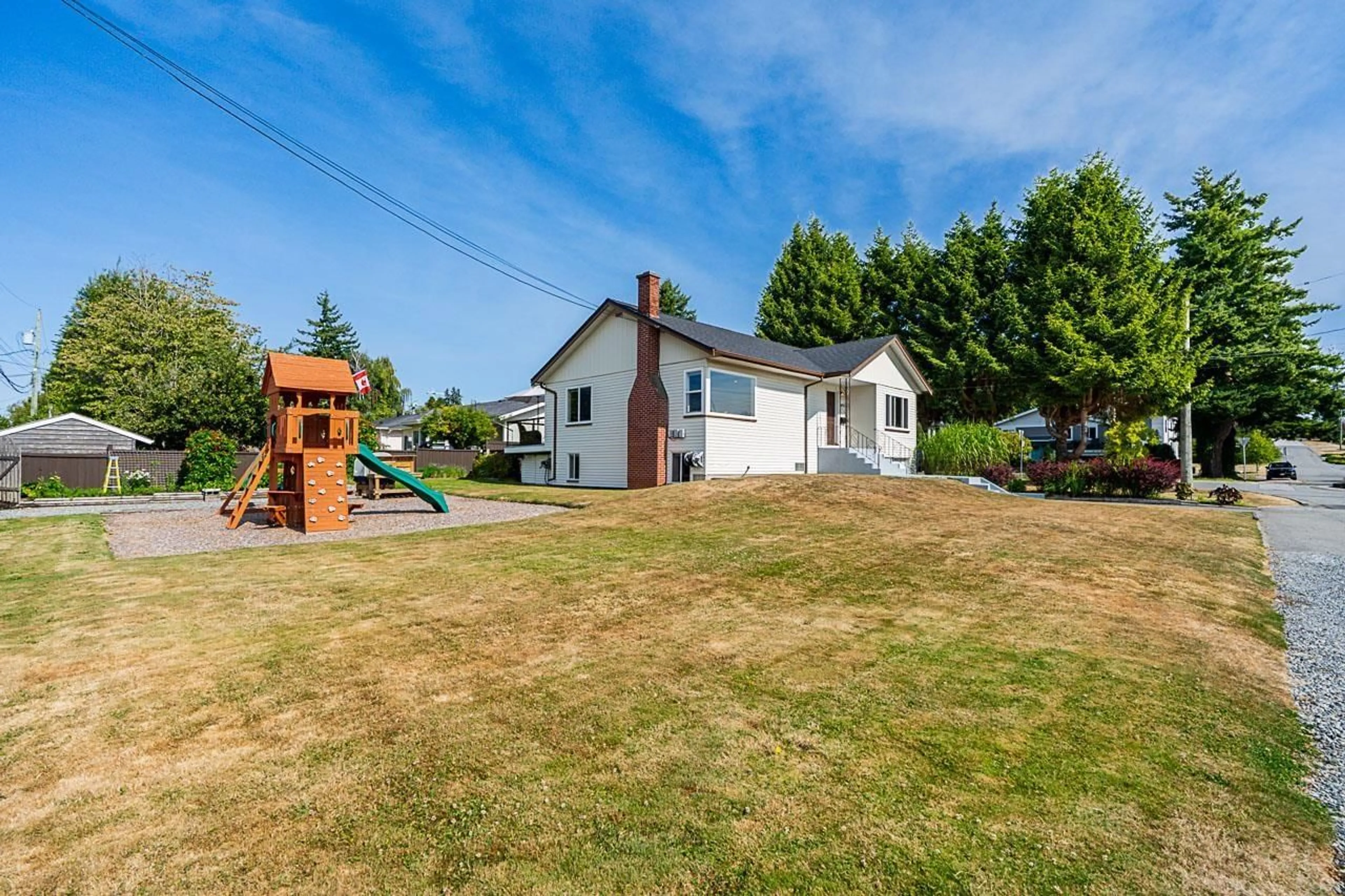 A pic from outside/outdoor area/front of a property/back of a property/a pic from drone, unknown for 1033 CYPRESS, White Rock British Columbia V4B4H1