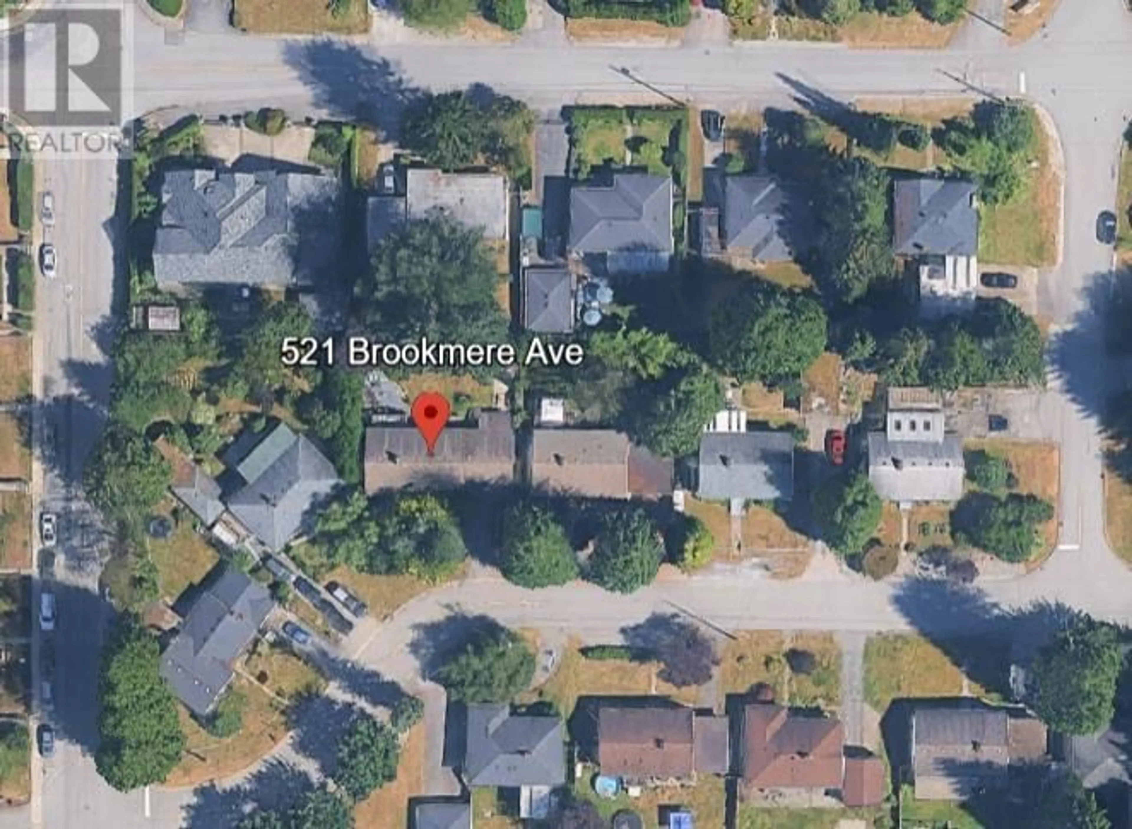 A pic from outside/outdoor area/front of a property/back of a property/a pic from drone, street for 521 BROOKMERE AVENUE, Coquitlam British Columbia V3J1W8