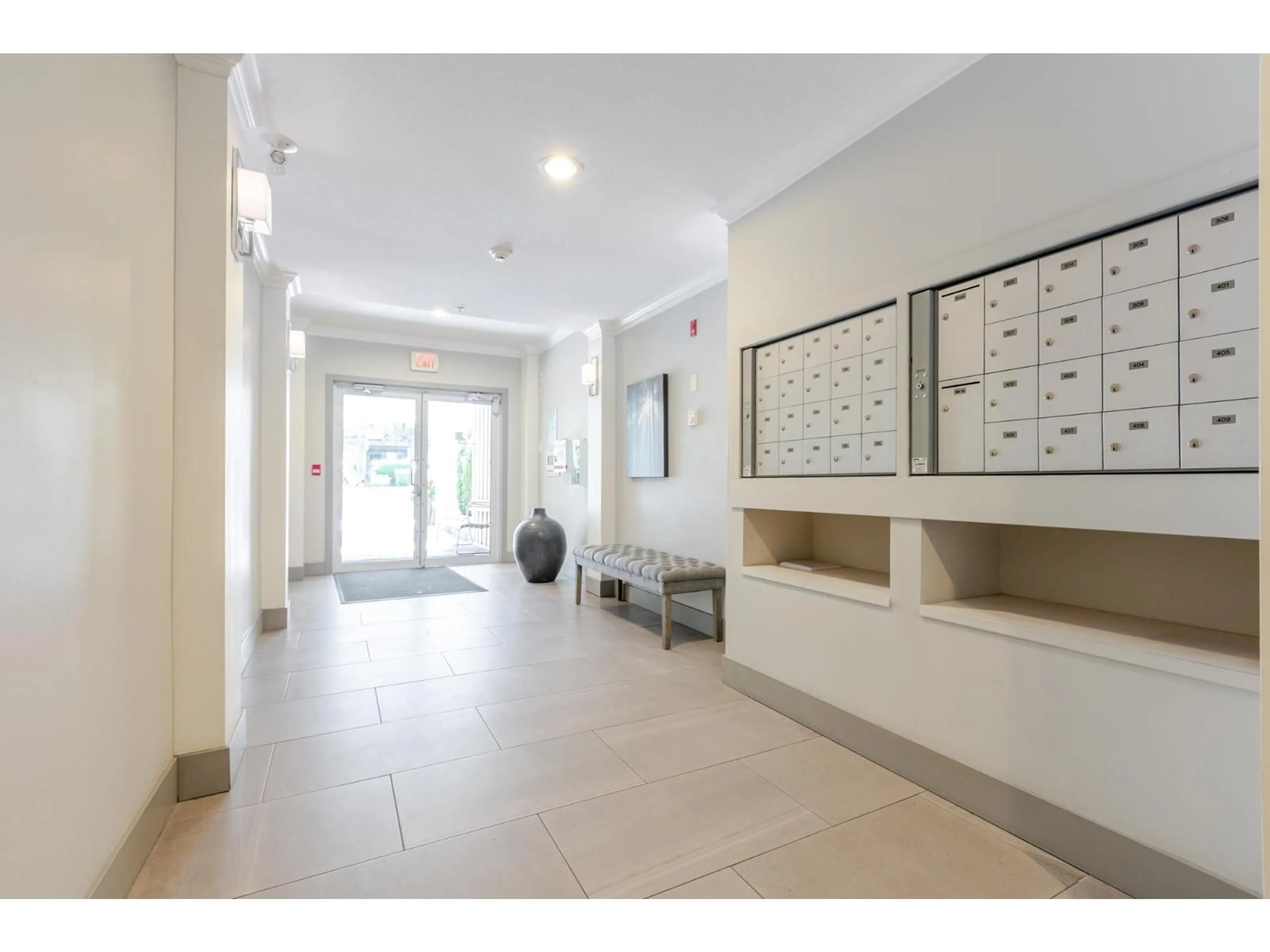 Indoor foyer for 308 - 15299 17A, Surrey British Columbia V4A1V4