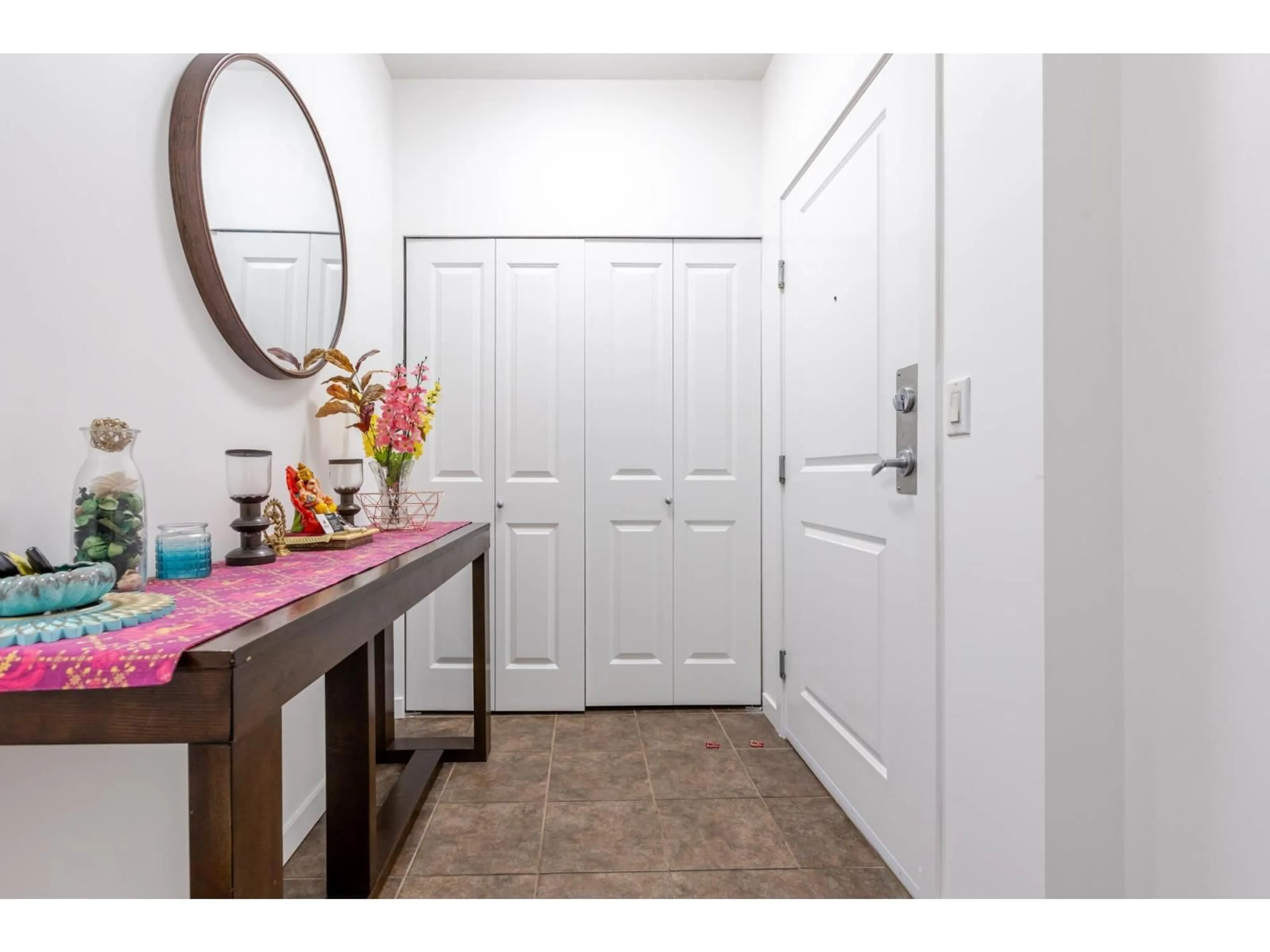 Indoor entryway for 308 - 15299 17A, Surrey British Columbia V4A1V4