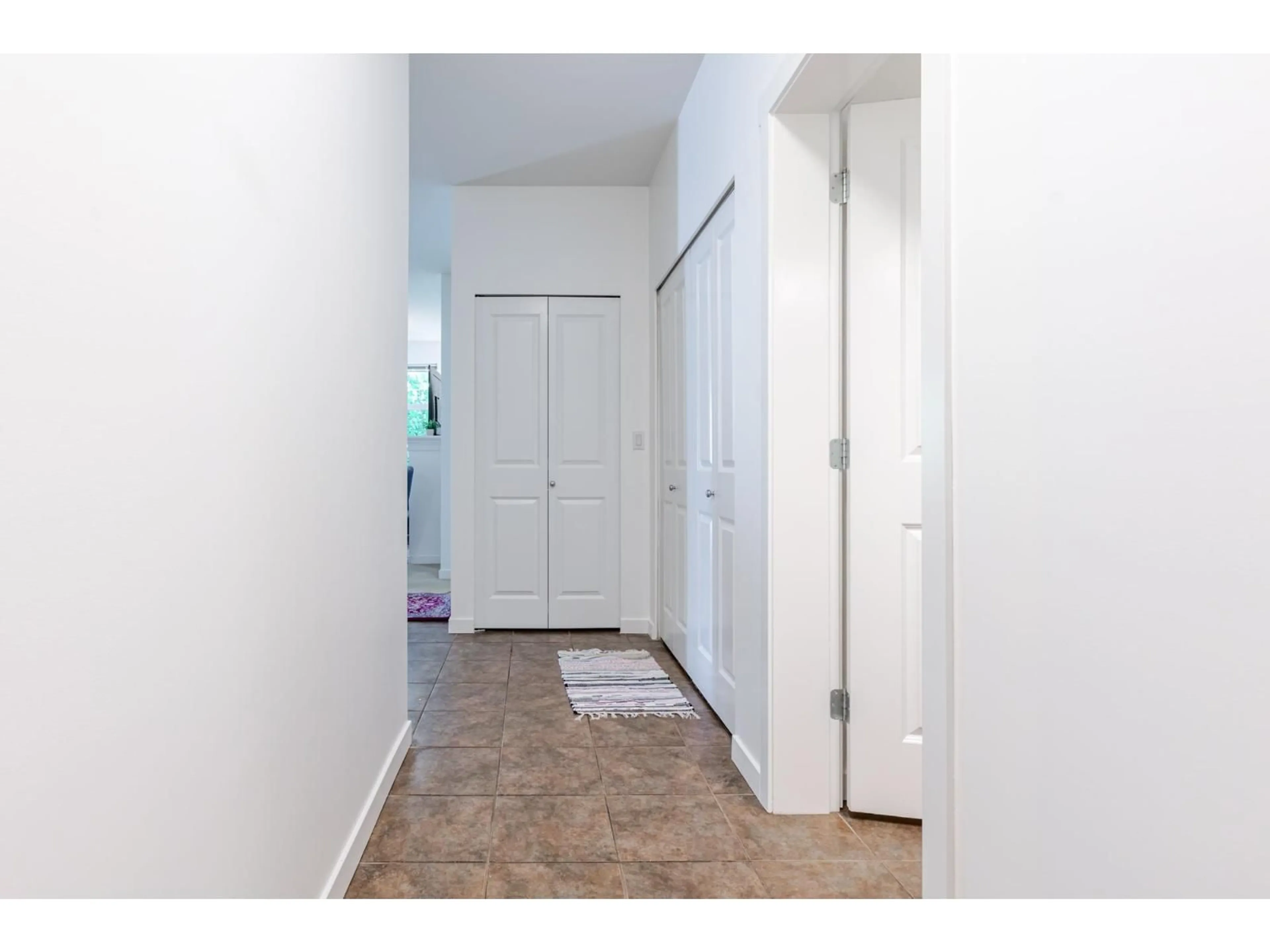 Indoor entryway for 308 - 15299 17A, Surrey British Columbia V4A1V4