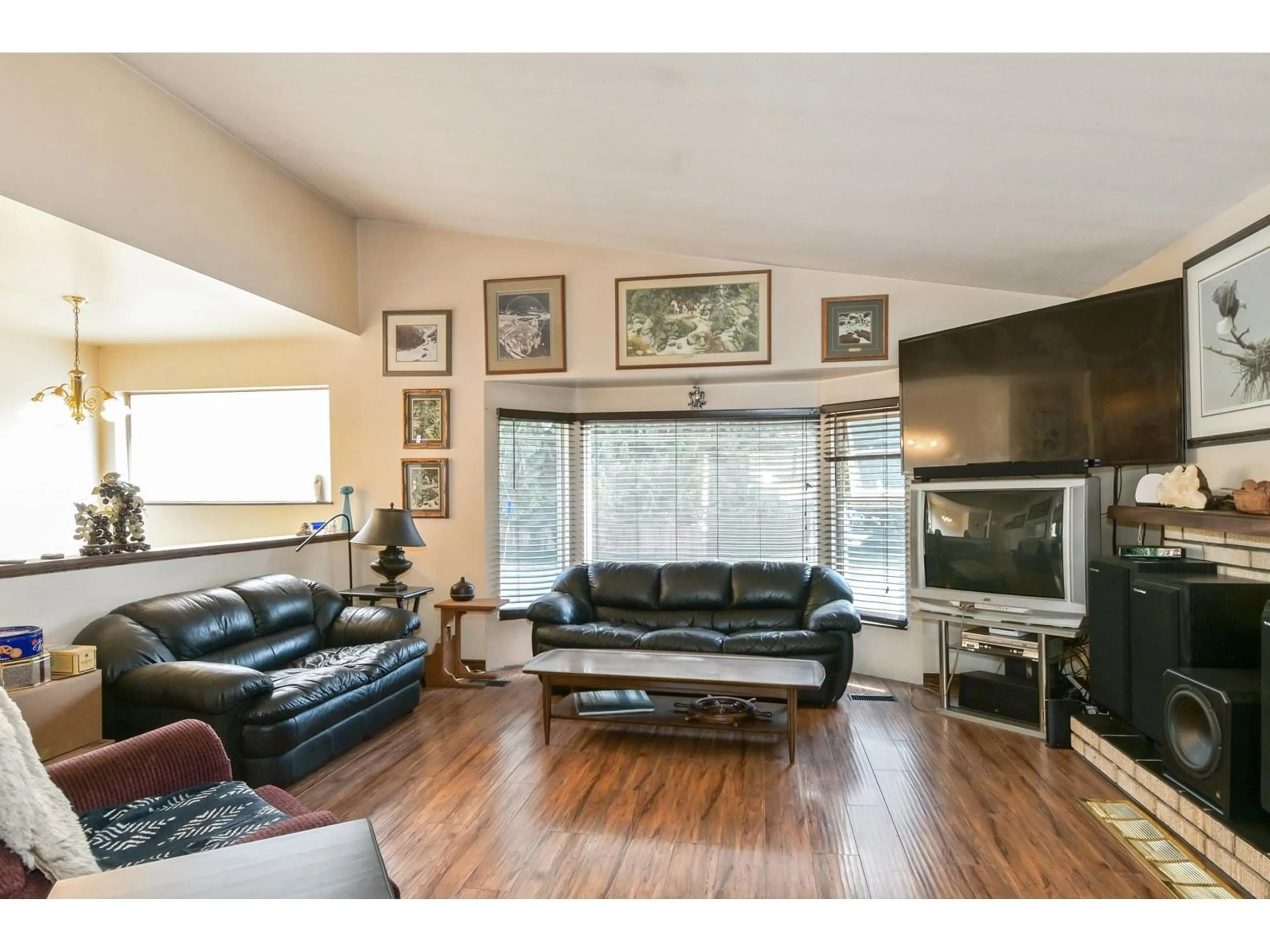 Living room with furniture, unknown for 20593 42, Langley British Columbia V3A3A8