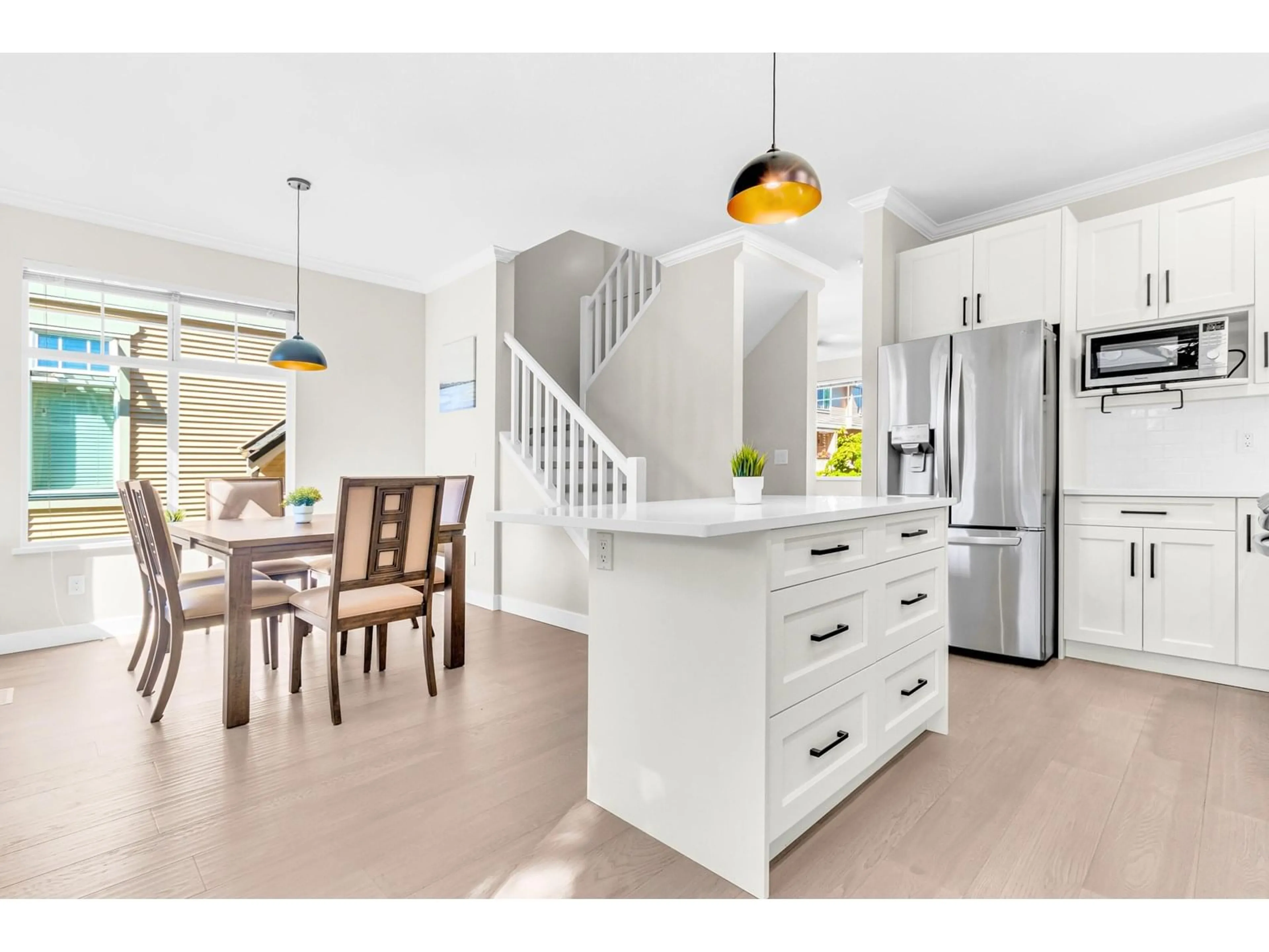 Open concept kitchen, ceramic/tile floor for 13 - 8383 159, Surrey British Columbia V4N0W2