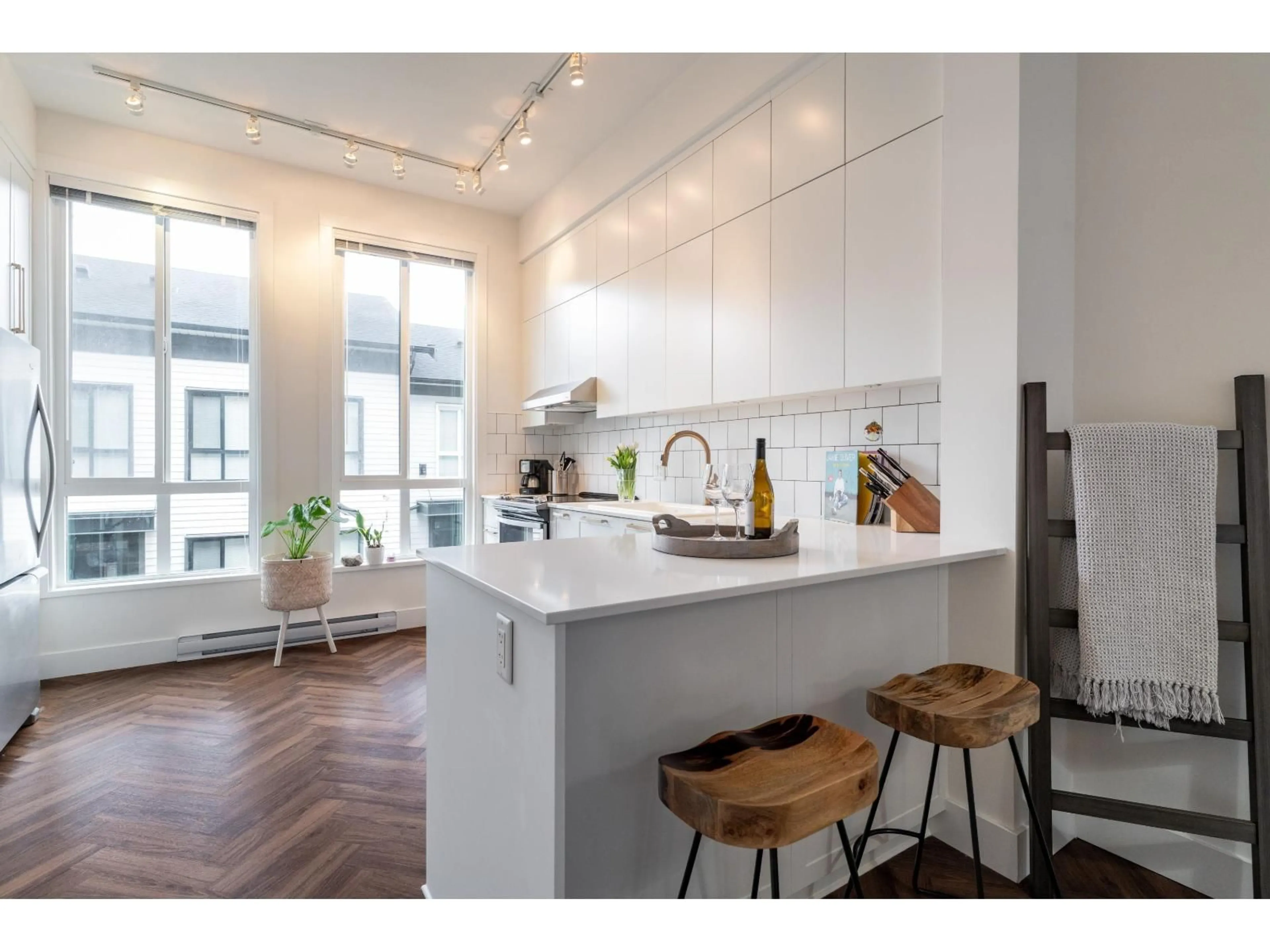 Open concept kitchen, unknown for 74 - 15828 27, Surrey British Columbia V3Z0X4